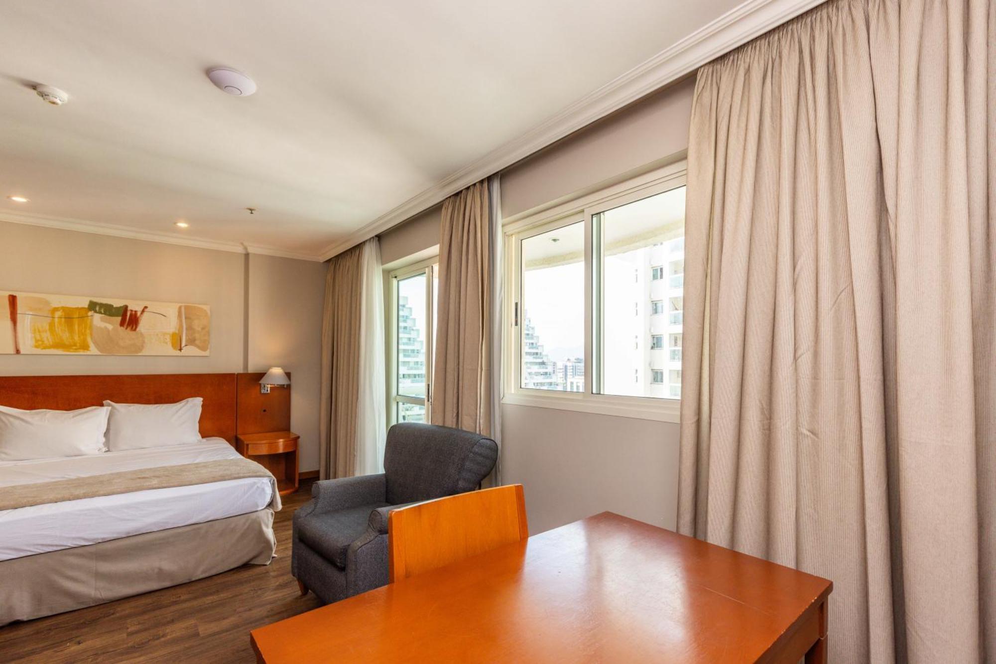 Barra Premium - Flat Com Servicos, Recepcao 24 Horas, Piscina, Academia E Balsa Praia! Apartment