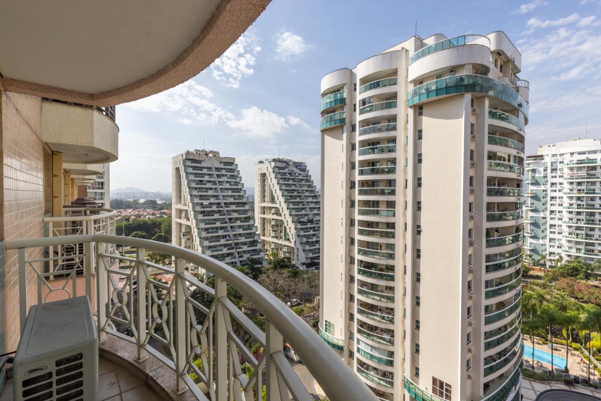 Barra Premium - Flat Com Servicos, Recepcao 24 Horas, Piscina, Academia E Balsa Praia!