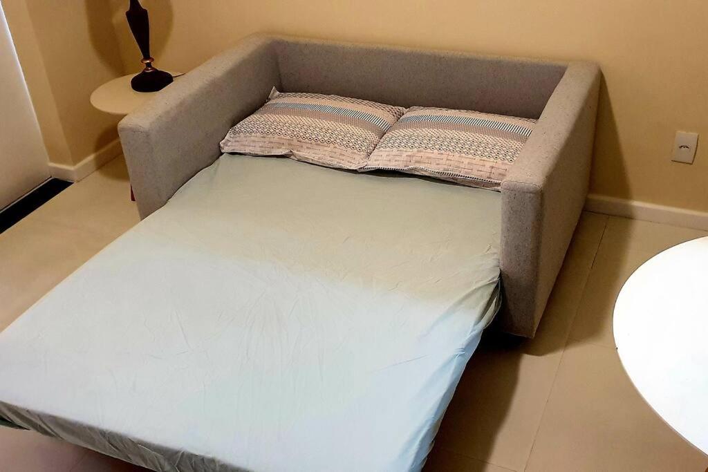 Apartamento Na Quadra Da Praia De Copacabana Apartamento *