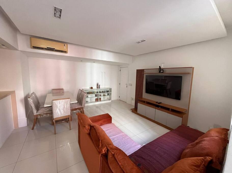 Lindo De 3 Quartos, Uma Quadra Da Praia! * Rio de Janeiro