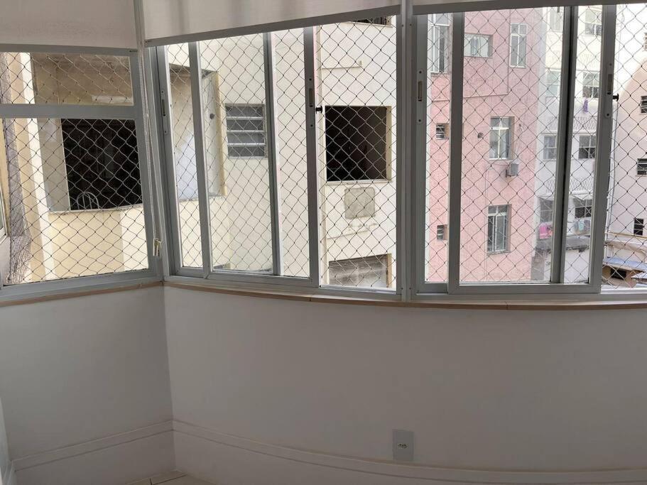 Lindo De 3 Quartos, Uma Quadra Da Praia!