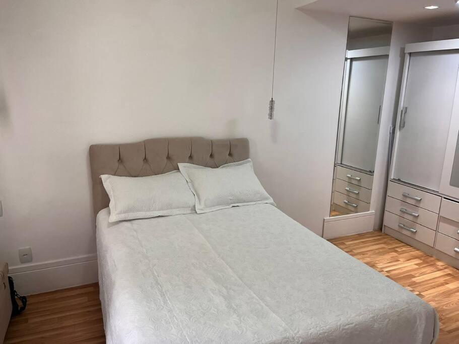 Lindo De 3 Quartos, Uma Quadra Da Praia! Rio de Janeiro