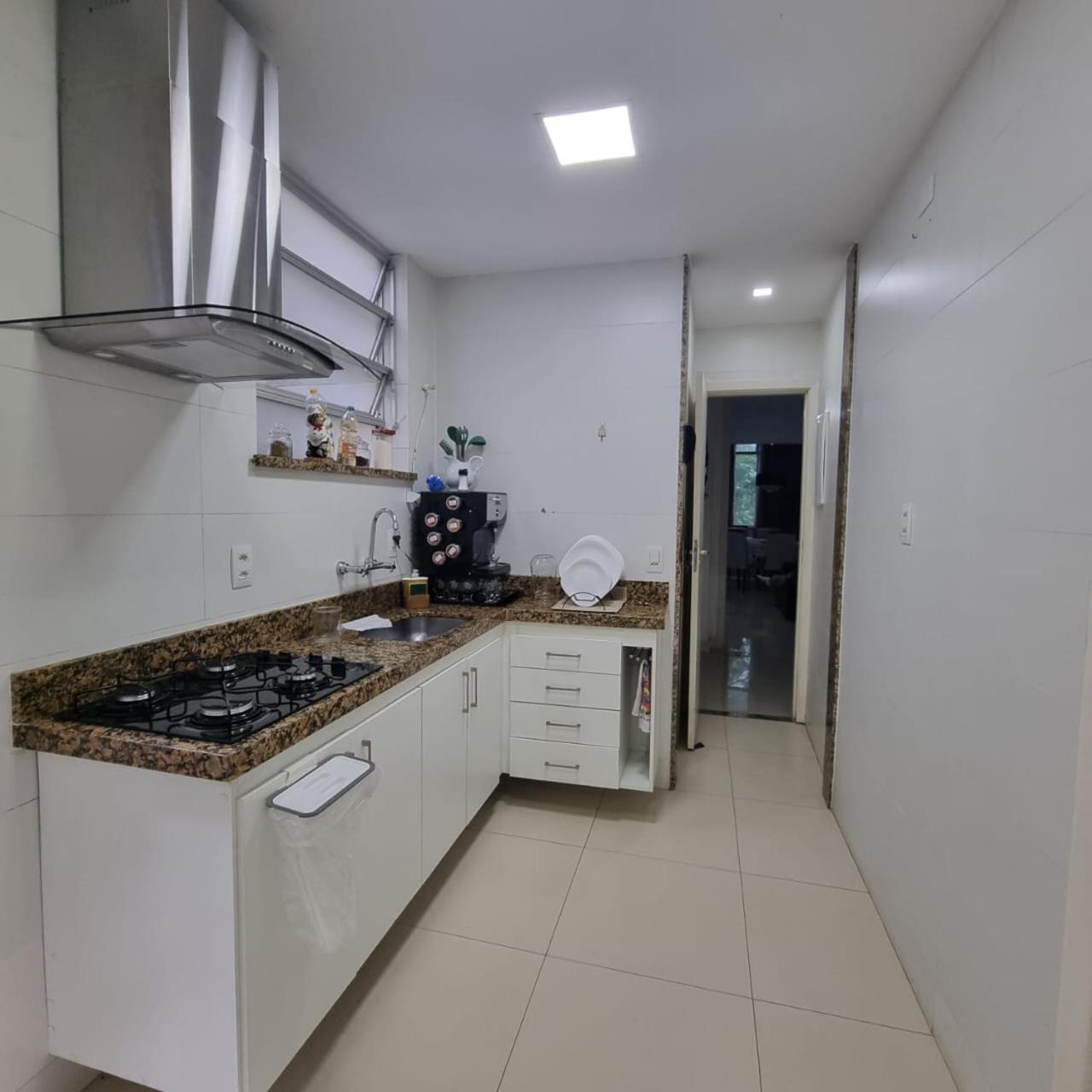 Apartamento Em Copacabana A 100 Metros Da