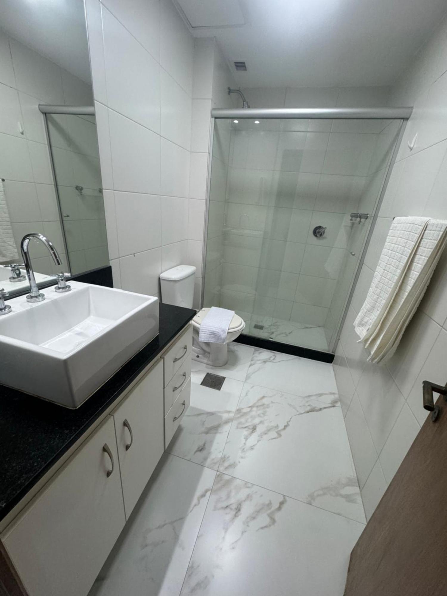 Flat Leblon: Oceanview Fitness & Daily Housekeeping