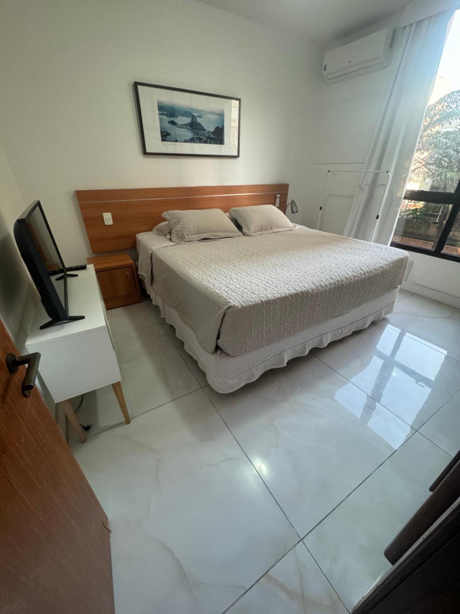 Flat Leblon: Oceanview Fitness & Daily Housekeeping Aparthotel