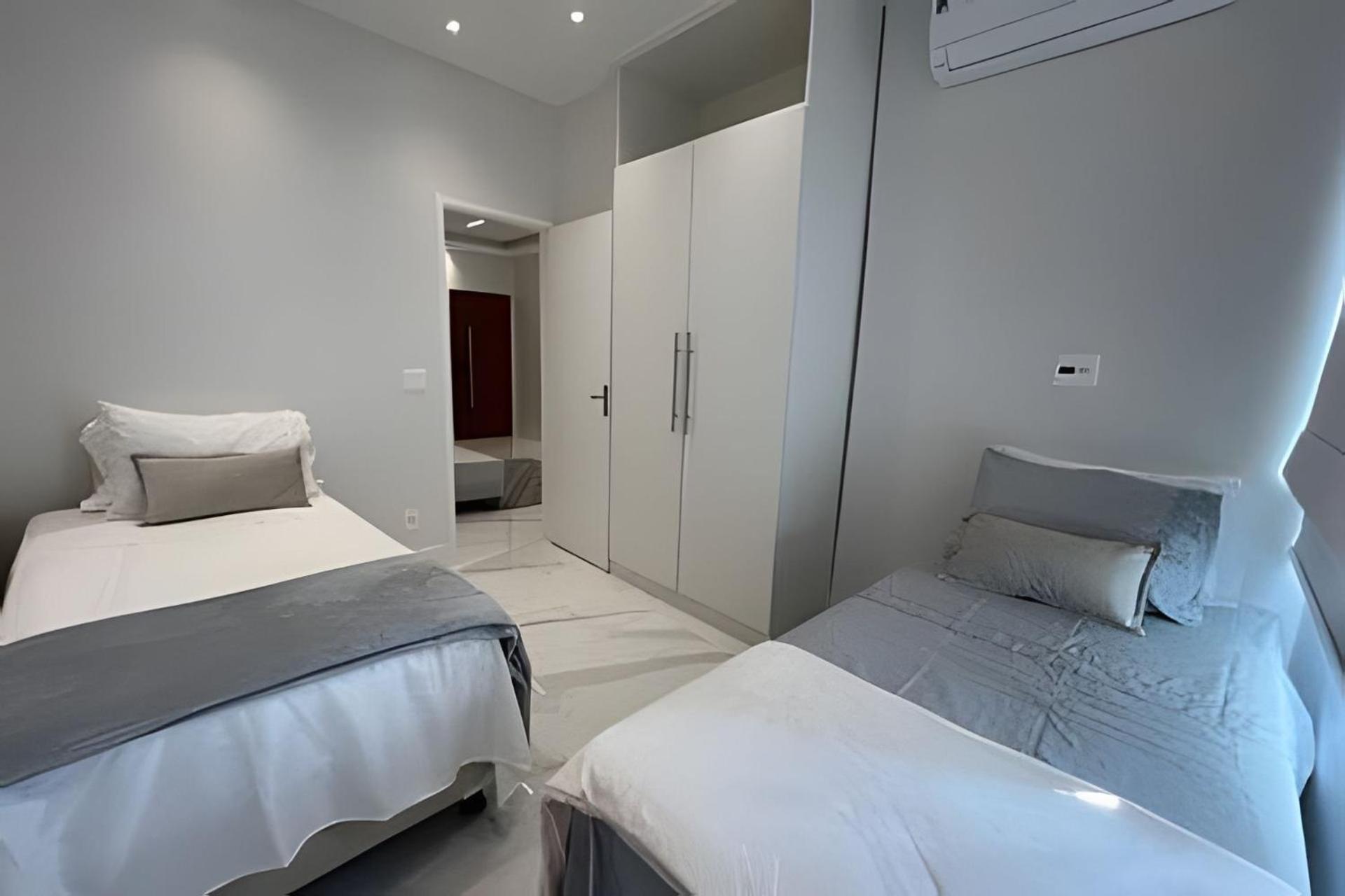 Maravilhoso De 2 Quartos Em Copacabana Quadra Da *