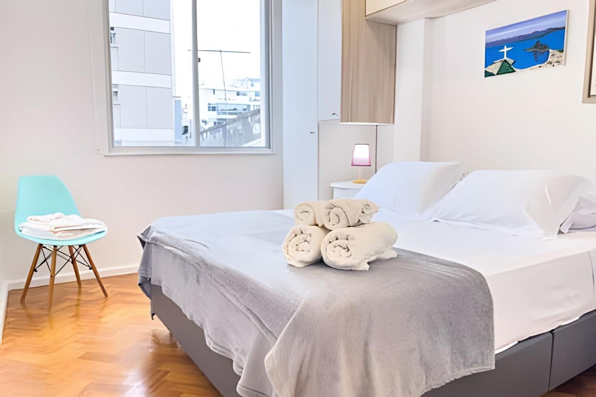 Hr.113 - Recentemente Reformado Com 2 Alugar No Posto 10 De Ipanema Apartamento Rio de Janeiro