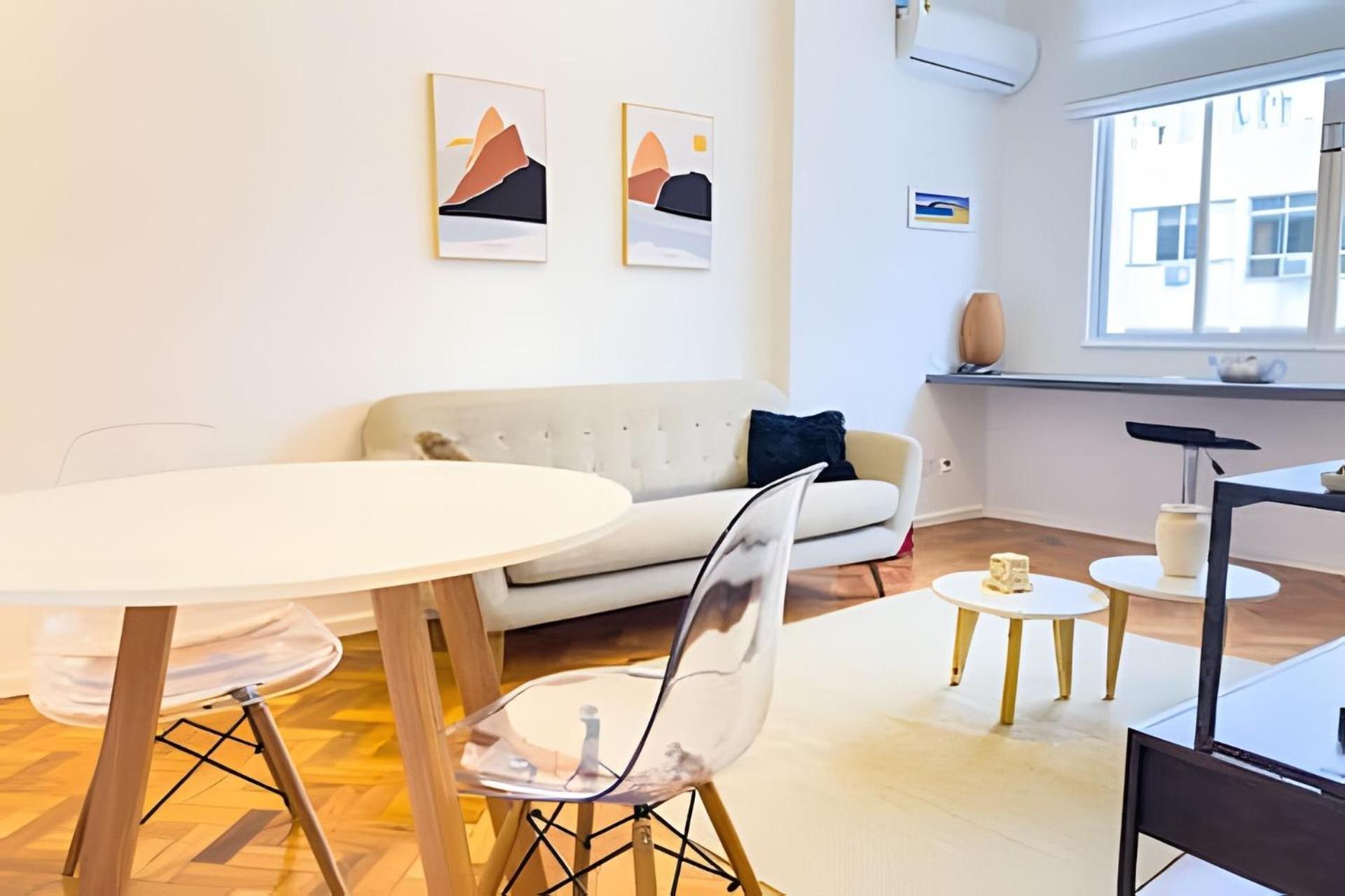 Apartamento Hr.113 - Recentemente Reformado Com 2 Alugar No Posto 10 De Ipanema *