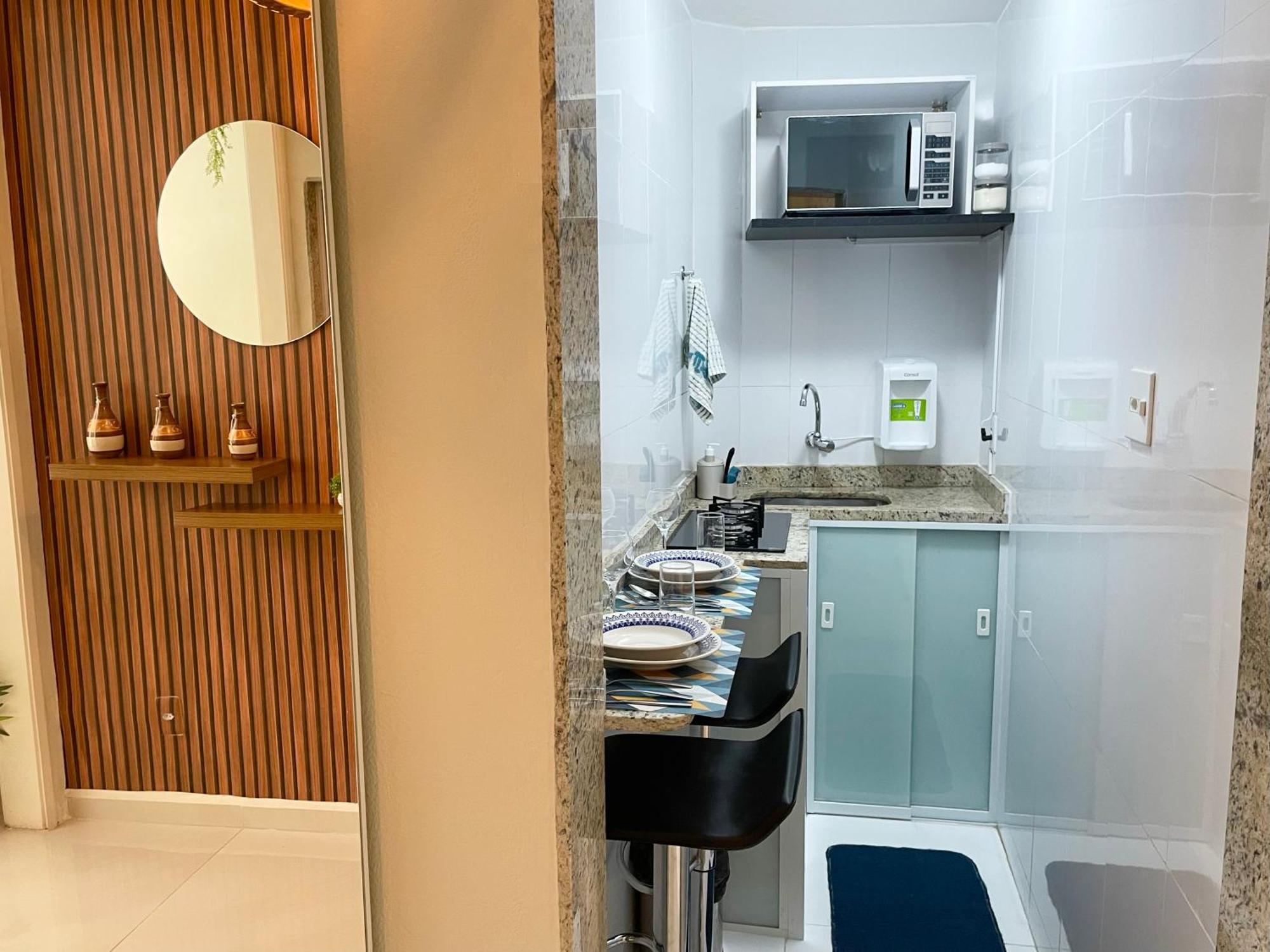 Apartamento Estudio Com Lavanderia, Cobertura, Em Frente Ao Metro, Lapa, Aeroporto Sdu E 5 Minutos Do Consulado Americano