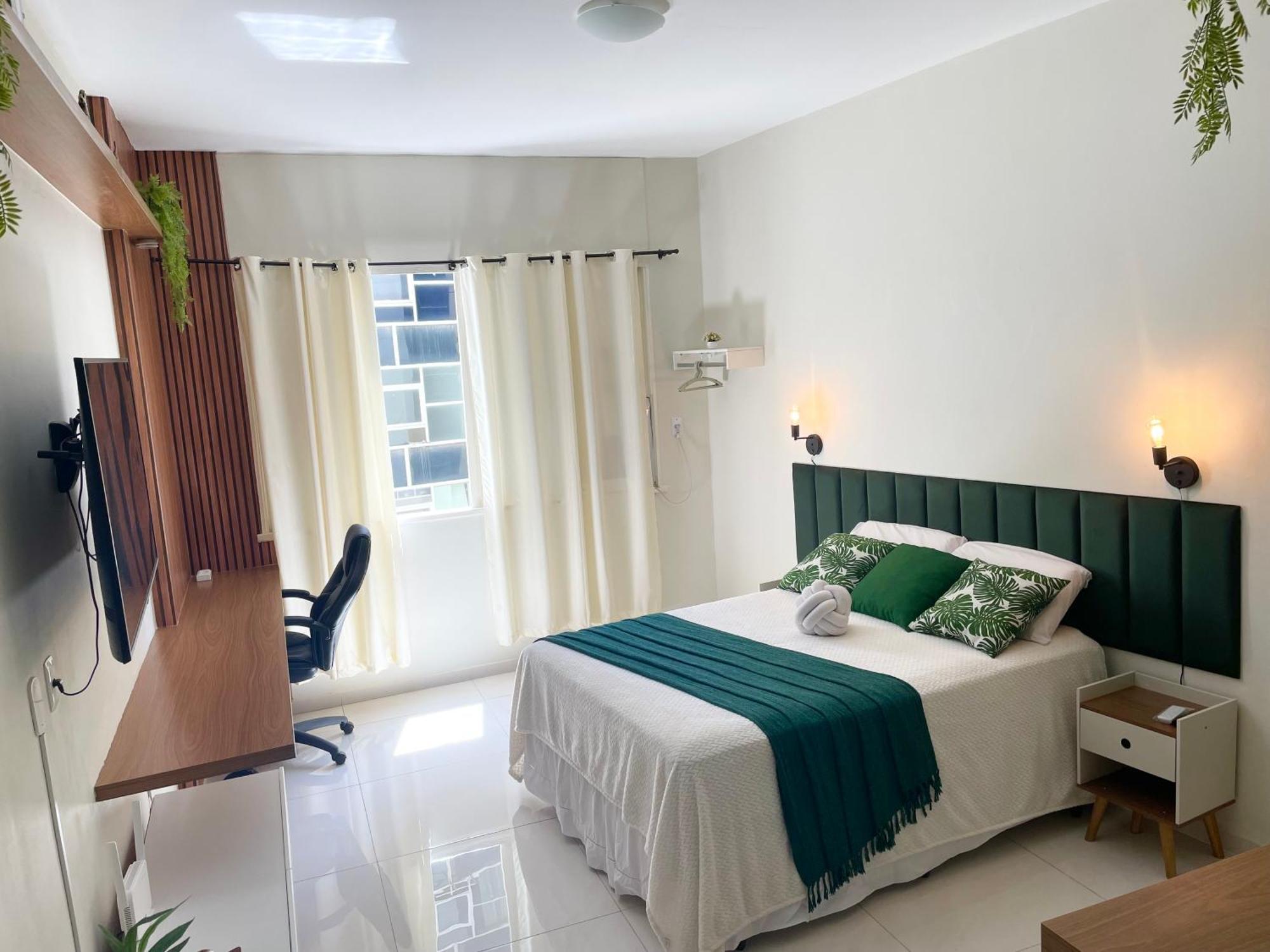 Apartamento Estudio Com Lavanderia, Cobertura, Em Frente Ao Metro, Lapa, Aeroporto Sdu E 5 Minutos Do Consulado Americano *