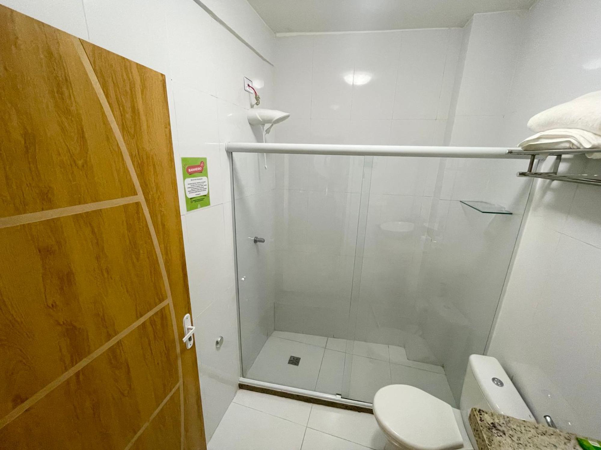 Apartamento Estudio Com Lavanderia, Cobertura, Em Frente Ao Metro, Lapa, Aeroporto Sdu E 5 Minutos Do Consulado Americano