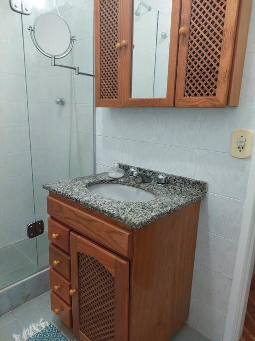 Apartamento Silencioso, Excelente Localizacao