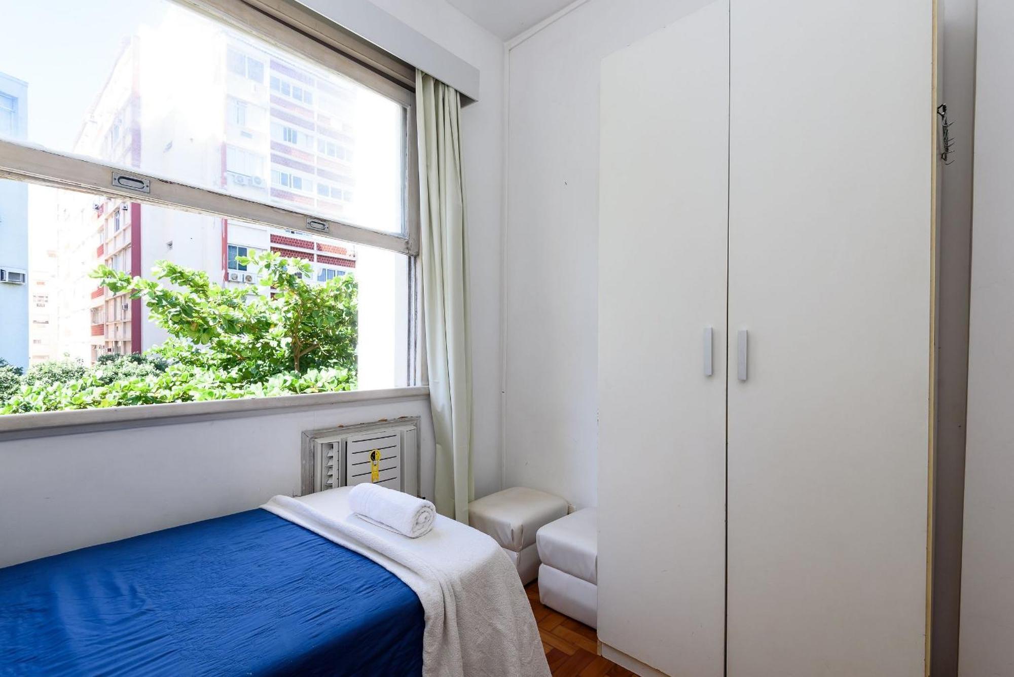 Apartamento Amplo 3qtos A 200m Da De Ipanema | Bc 33/502 *