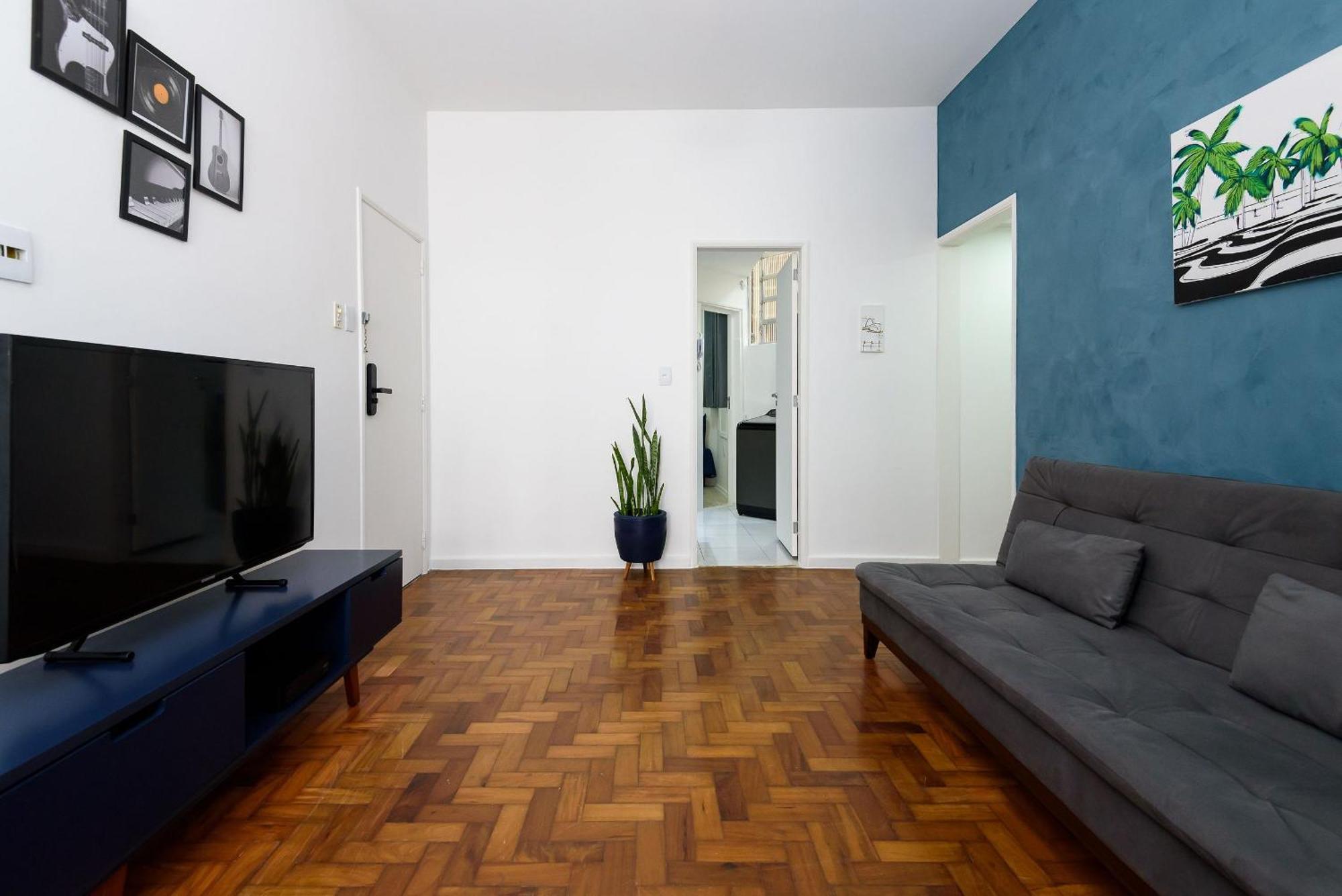 Apartamento 2qtos A 100m Da De Copacabana | As 13/705 *