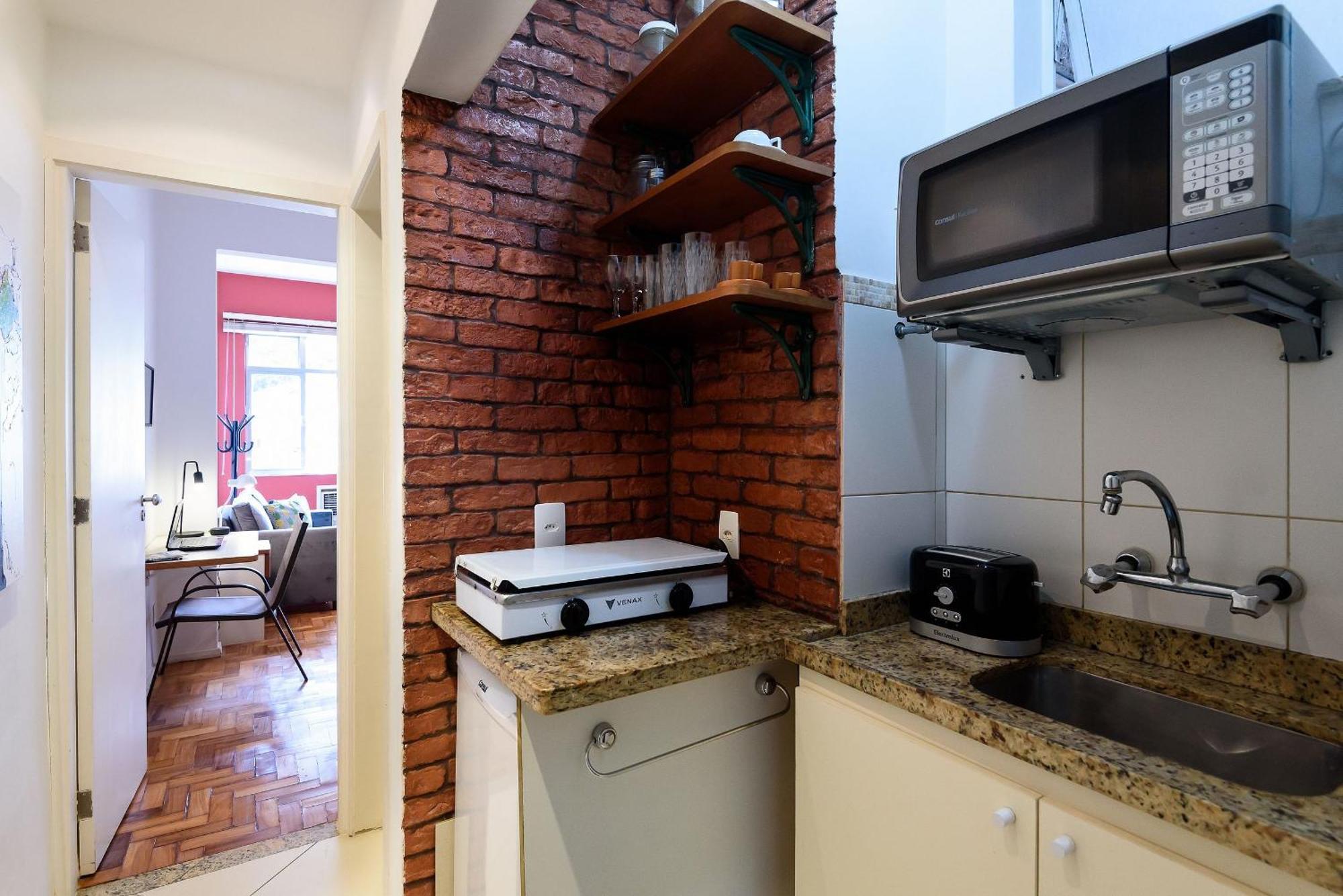 Apartamento Omar Do Rio - Br 194/1104: Studio Copacabana, Internet 240mbps, Smart Tv + Tv A Cabo, Workstation, Alexa, A 80m Do Metrô Cardeal Arcoverde E A 400m Da Praia De Copacabana Rio de Janeiro