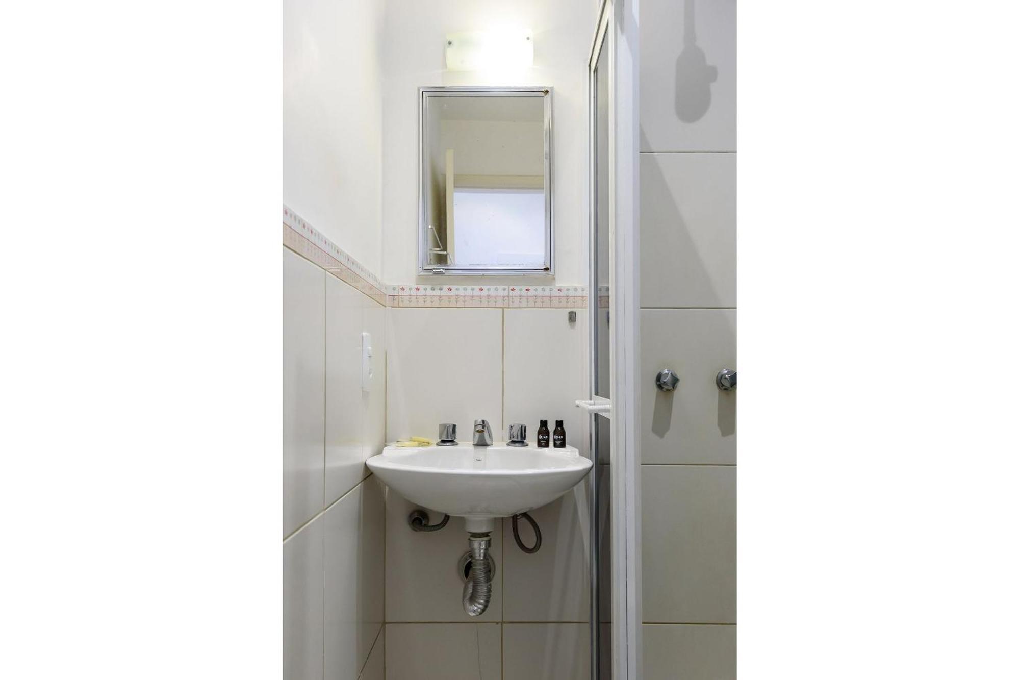 Omar Do Rio - Br 194/1104: Studio Copacabana, Internet 240mbps, Smart Tv + Tv A Cabo, Workstation, Alexa, A 80m Do Metrô Cardeal Arcoverde E A 400m Da Praia De Copacabana