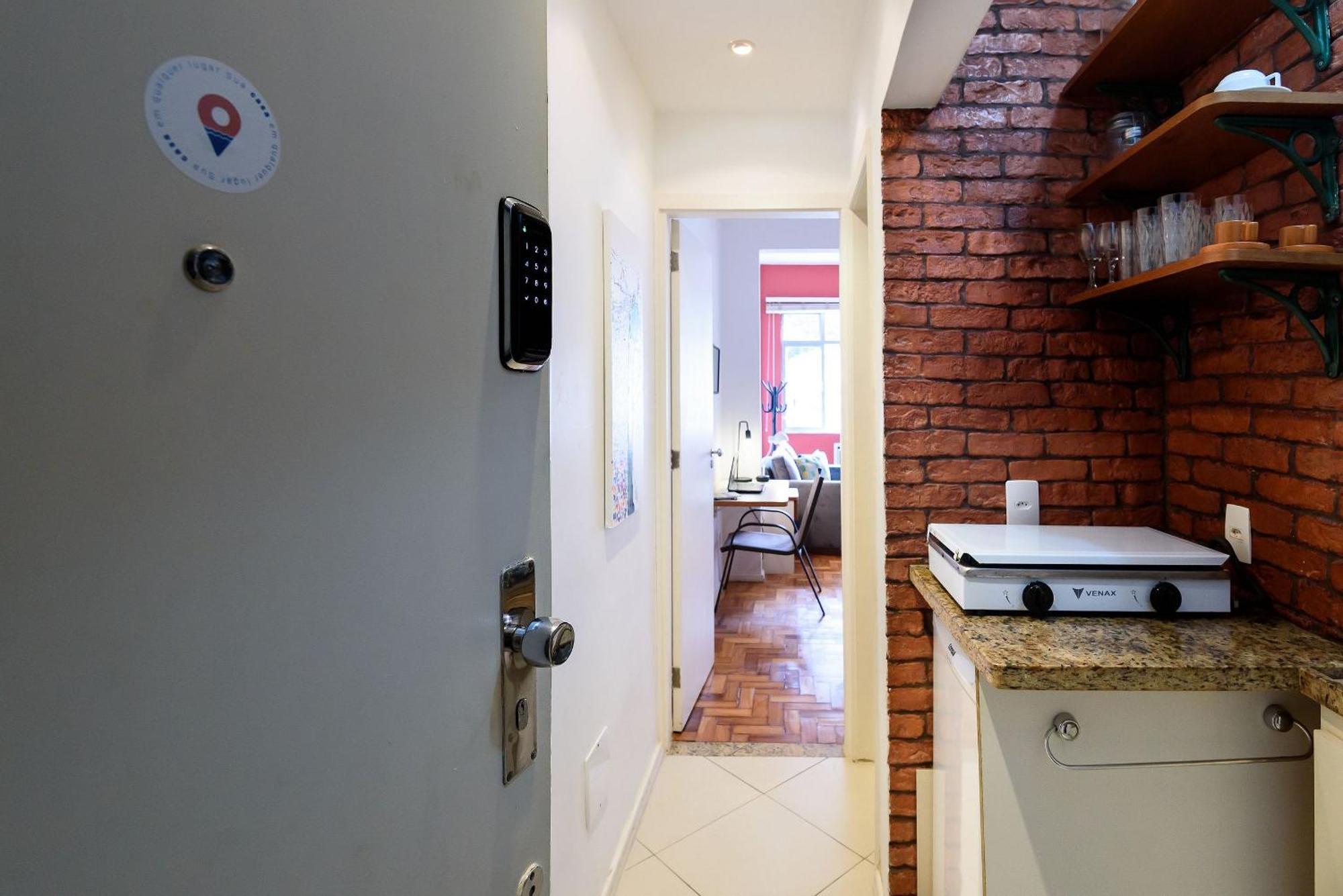 Omar Do Rio - Br 194/1104: Studio Copacabana, Internet 240mbps, Smart Tv + Tv A Cabo, Workstation, Alexa, A 80m Do Metrô Cardeal Arcoverde E A 400m Da Praia De Copacabana * Rio de Janeiro