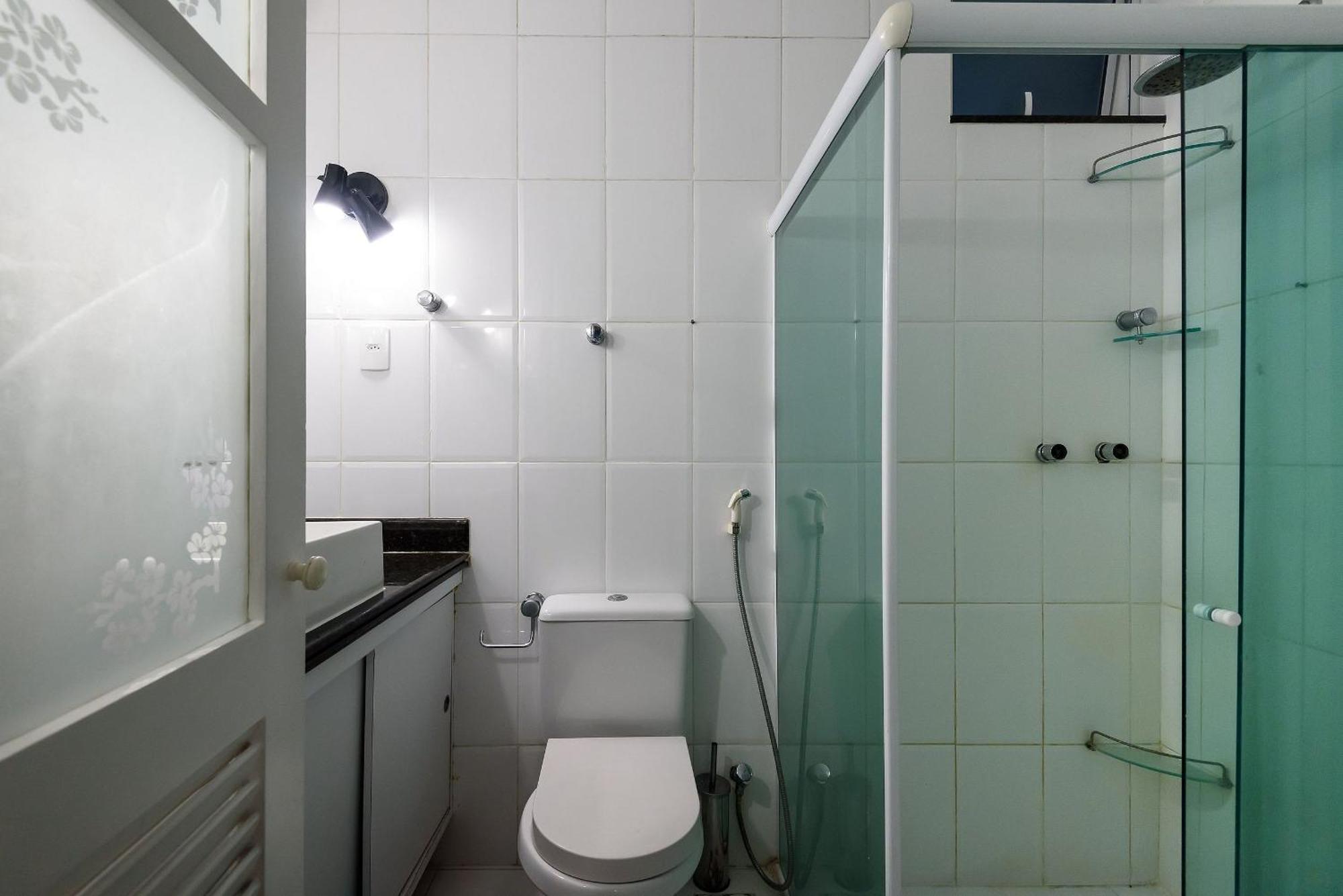 Apartamento Omar Do Rio - Bi 102/202: 3qtos/2ba, Internet 240mbps, 300 Metros Da De Copacabana E A 200 Metros Do Metrô Rio de Janeiro