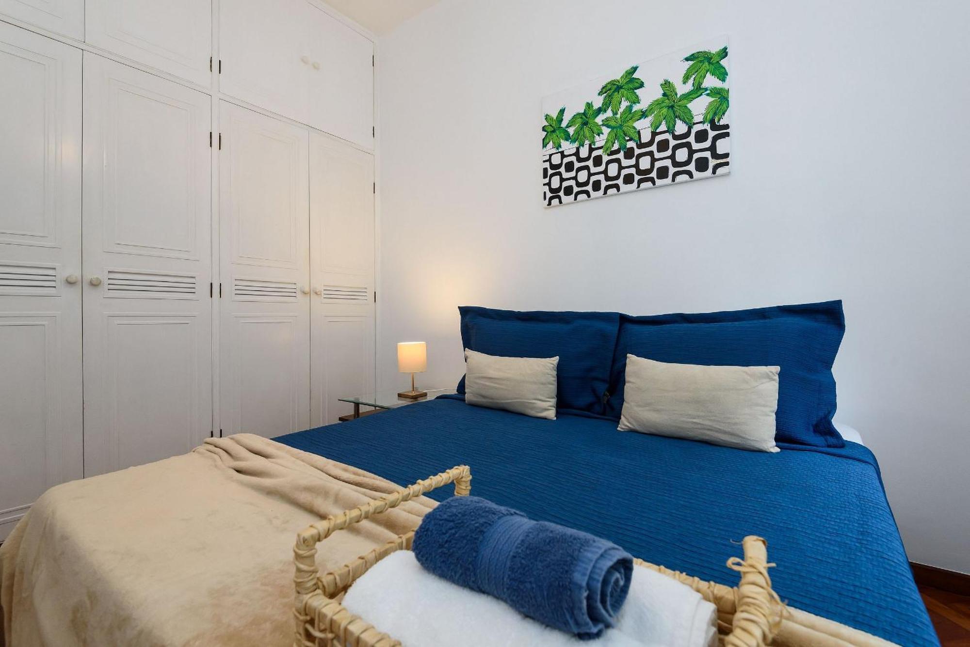 Apartamento Omar Do Rio - Bi 102/202: 3qtos/2ba, Internet 240mbps, 300 Metros Da De Copacabana E A 200 Metros Do Metrô *