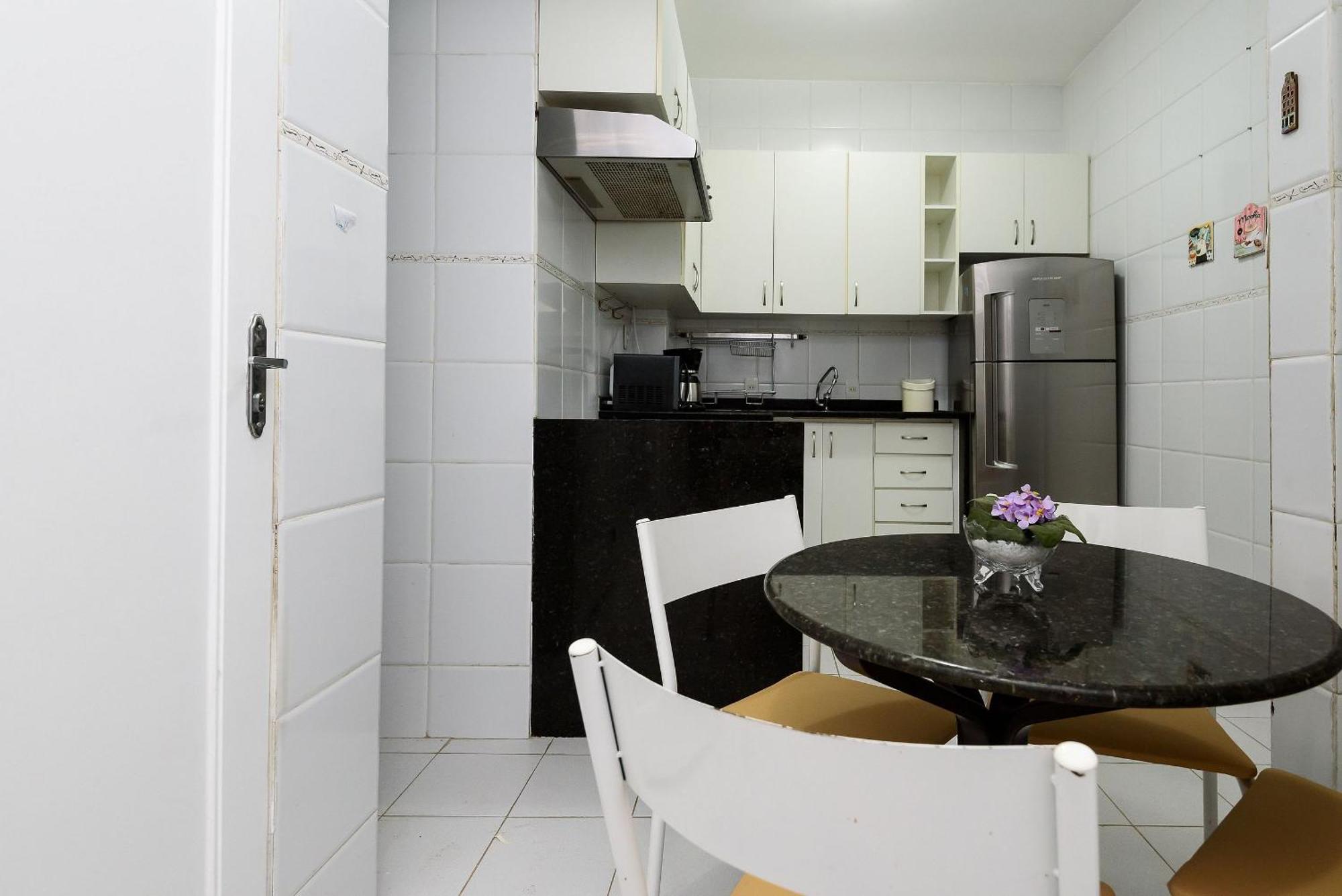 Apartamento Omar Do Rio - Bi 102/202: 3qtos/2ba, Internet 240mbps, 300 Metros Da De Copacabana E A 200 Metros Do Metrô Rio de Janeiro