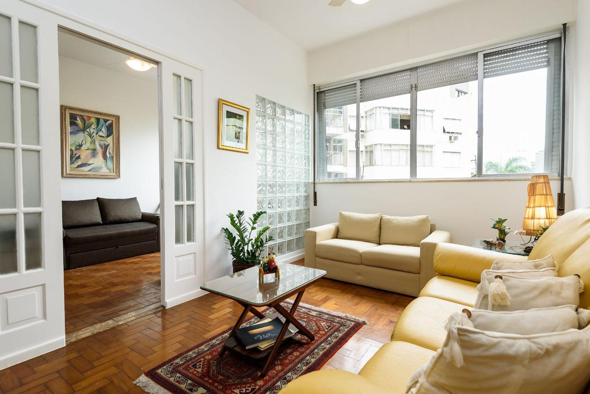 2 Quartos Em Copacabana Com Garagem | Bc 473/704 *