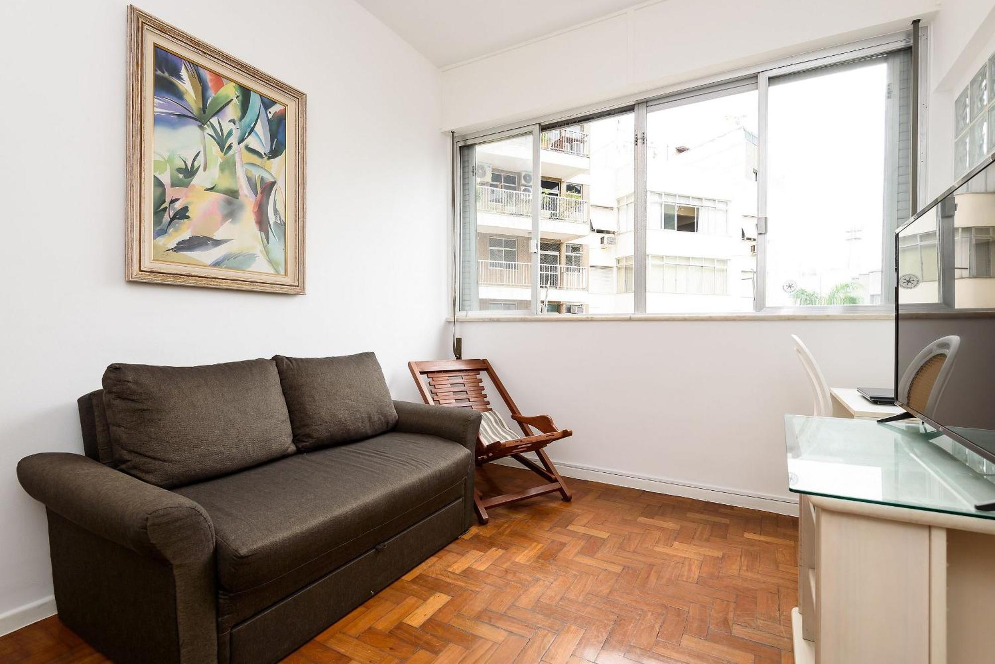 2 Quartos Em Copacabana Com Garagem | Bc 473/704 Apartment
