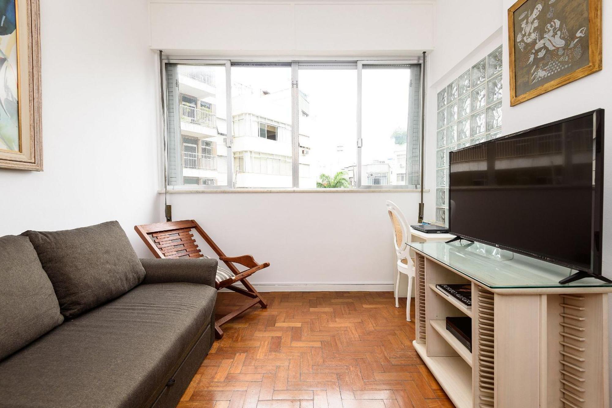 2 Quartos Em Copacabana Com Garagem | Bc 473/704 Apartment *