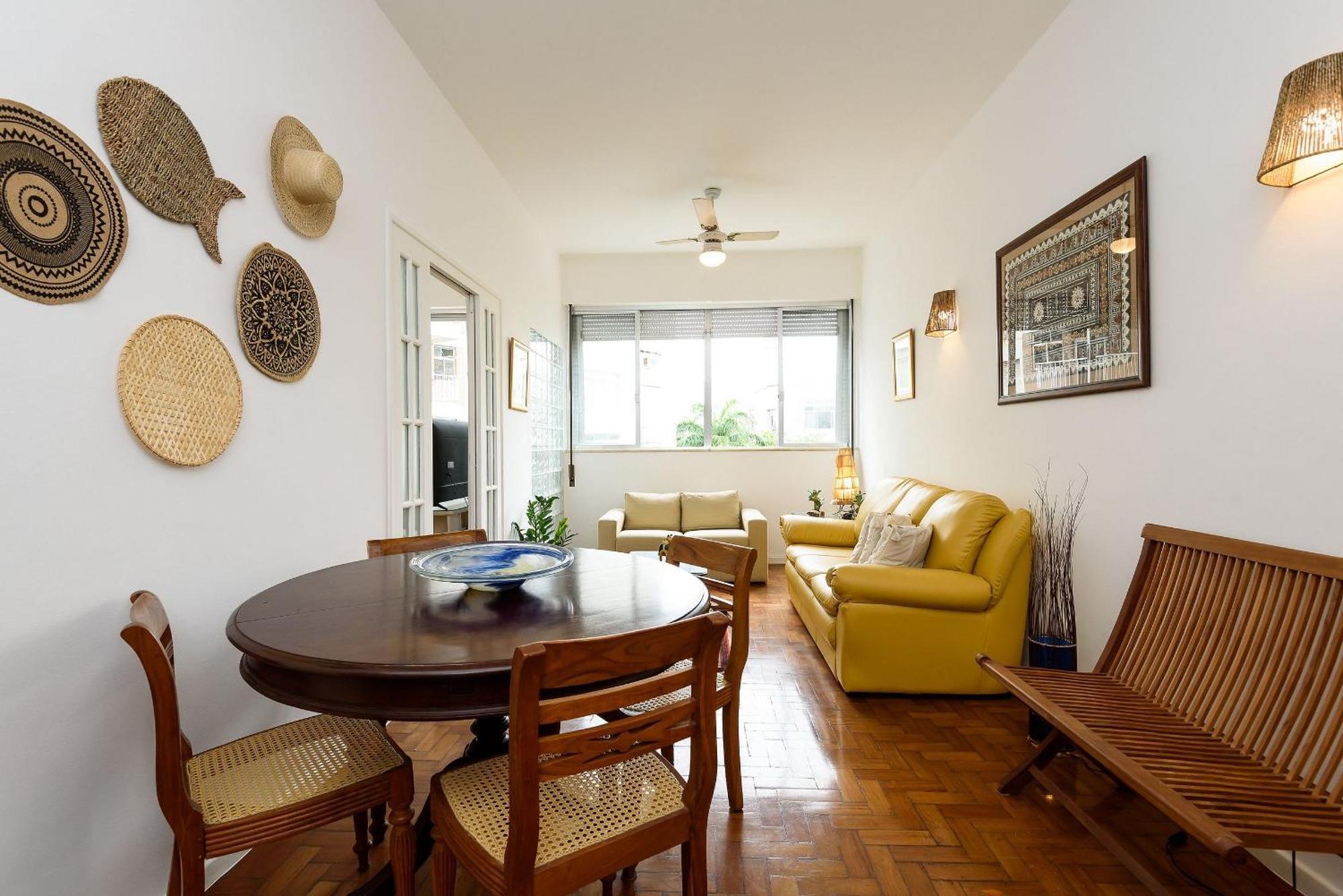 2 Quartos Em Copacabana Com Garagem | Bc 473/704 Rio de Janeiro