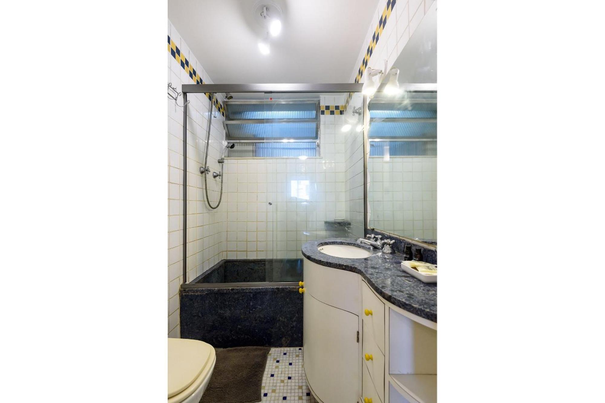 2 Quartos Em Copacabana Com Garagem | Bc 473/704