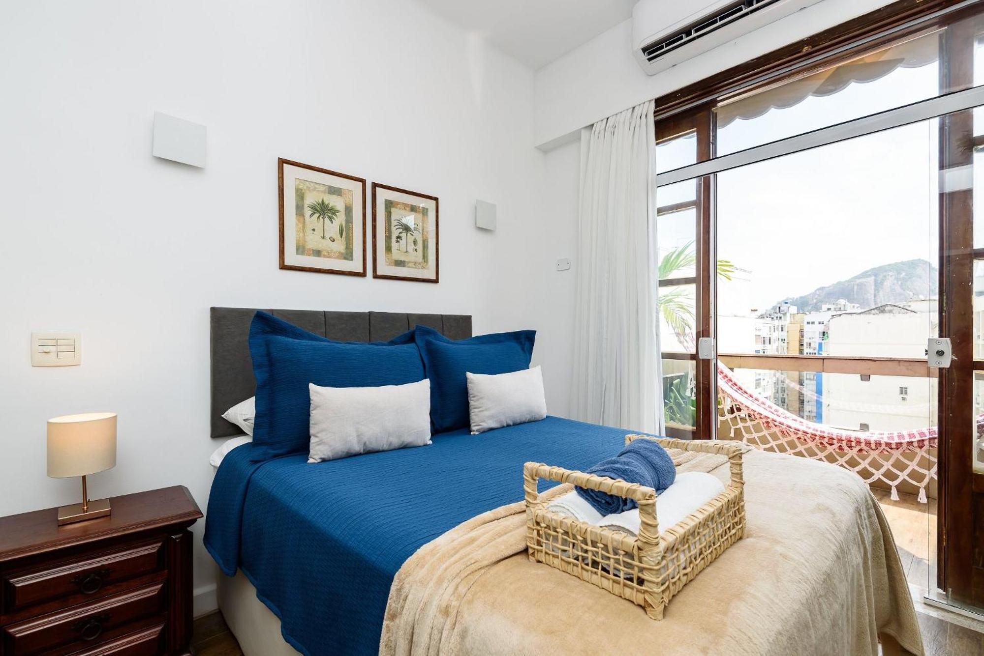 Apartamento A 200m Da De Copacabana | Fm 144/1105 *