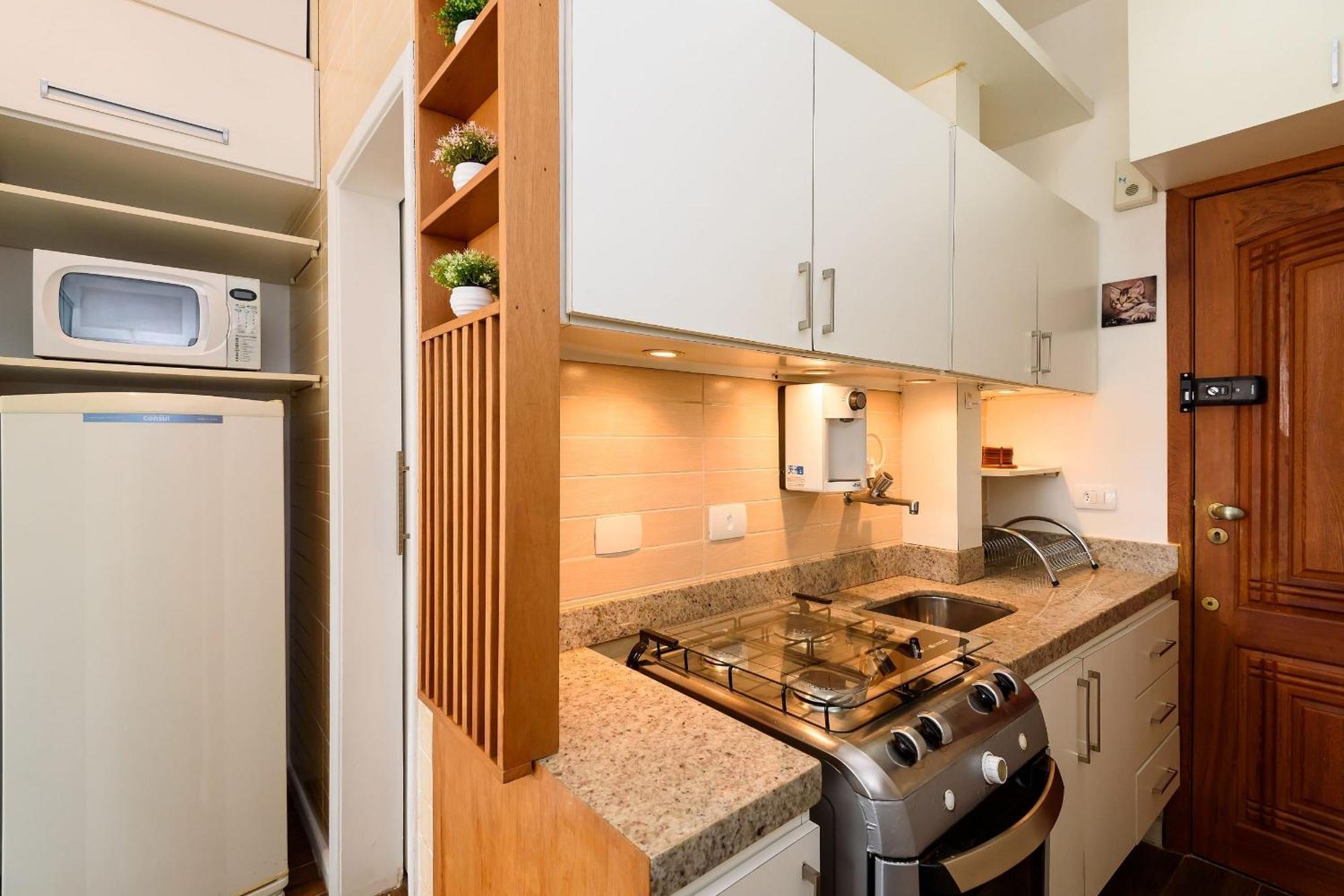 Apartamento A 200m Da De Copacabana | Fm 144/1105 *
