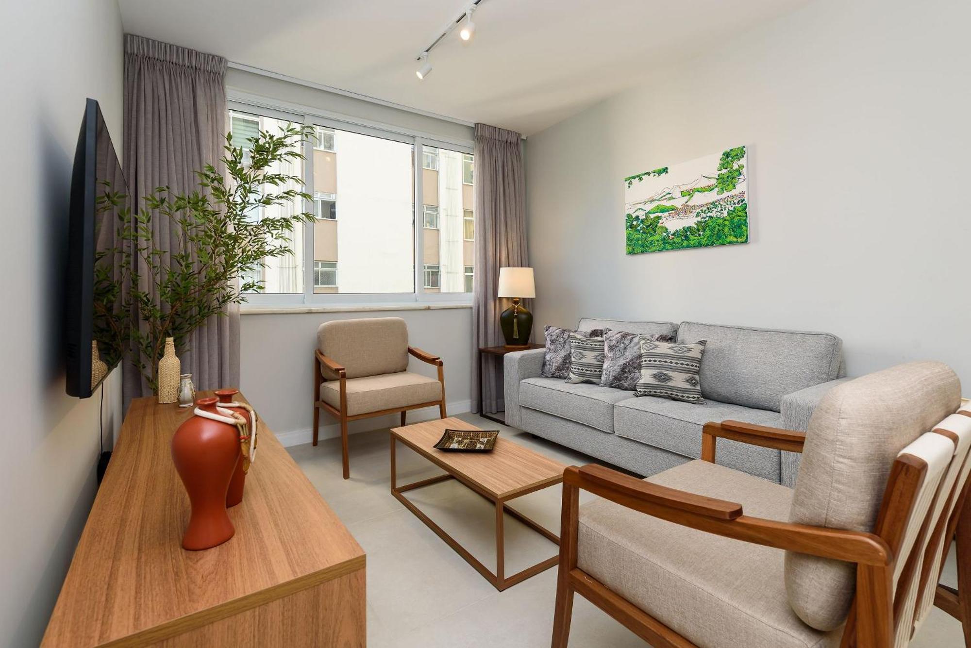 Apartamento No Leblon Com 3 Quartos | Gbc 260/301 Rio de Janeiro