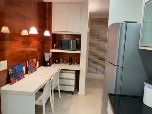 Apartamento Leblon Raridade Na Quadra Da Com Garagem E Jardim De Inverno *