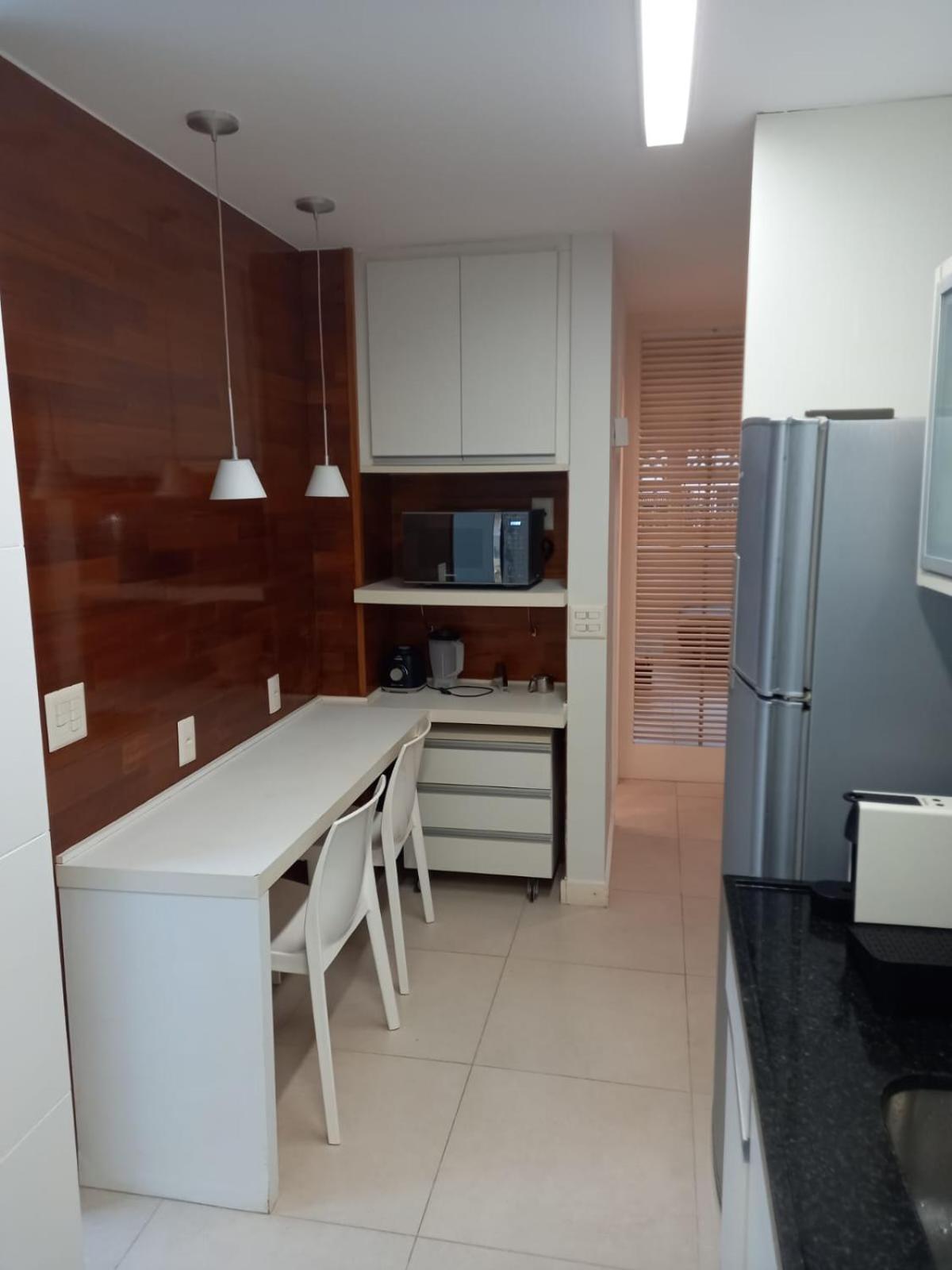 Leblon Raridade Na Quadra Da Com Garagem E Jardim De Inverno *