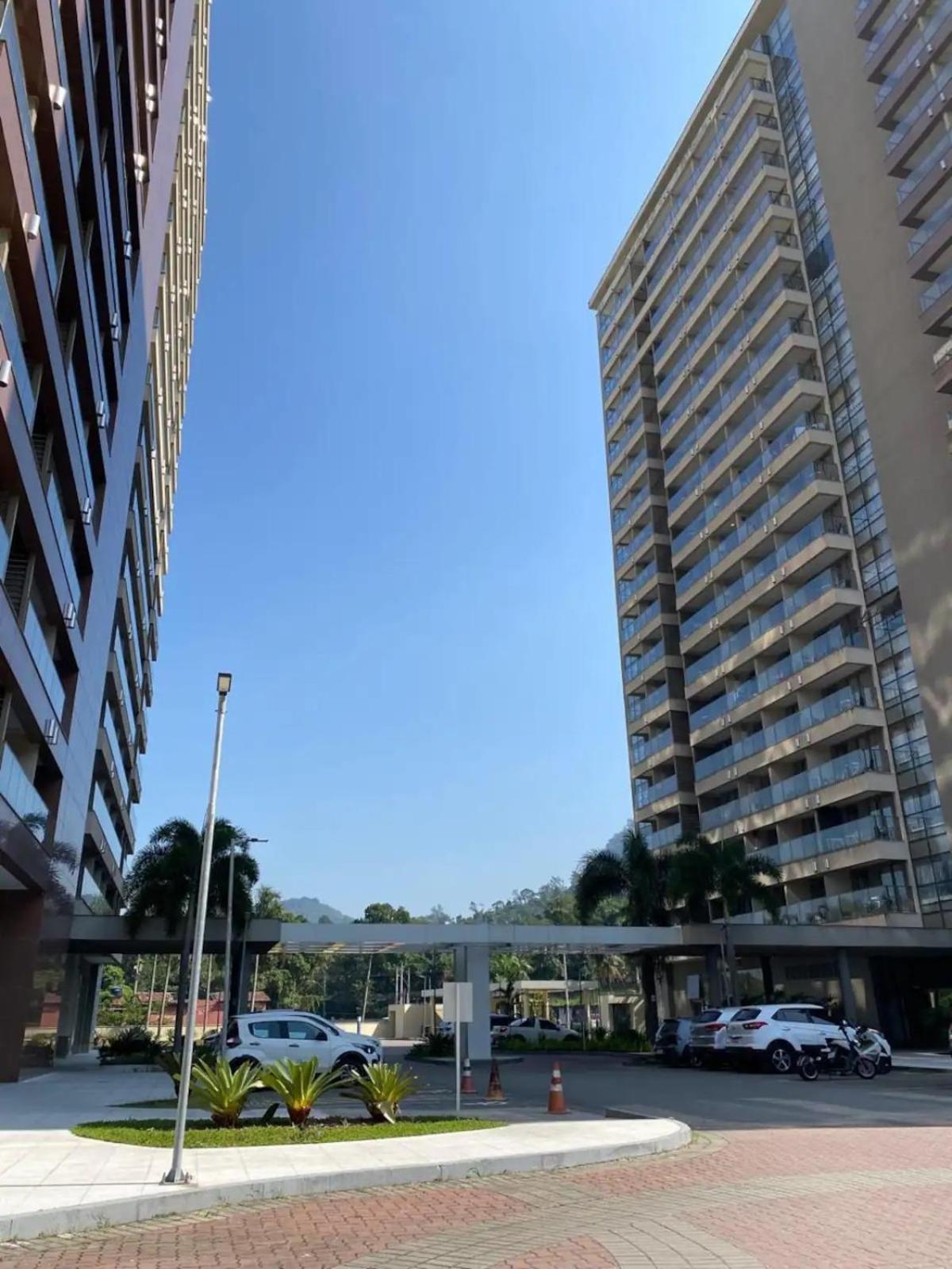 Flat Com Varanda-via Premiere-barra Olimpica-riocentro *