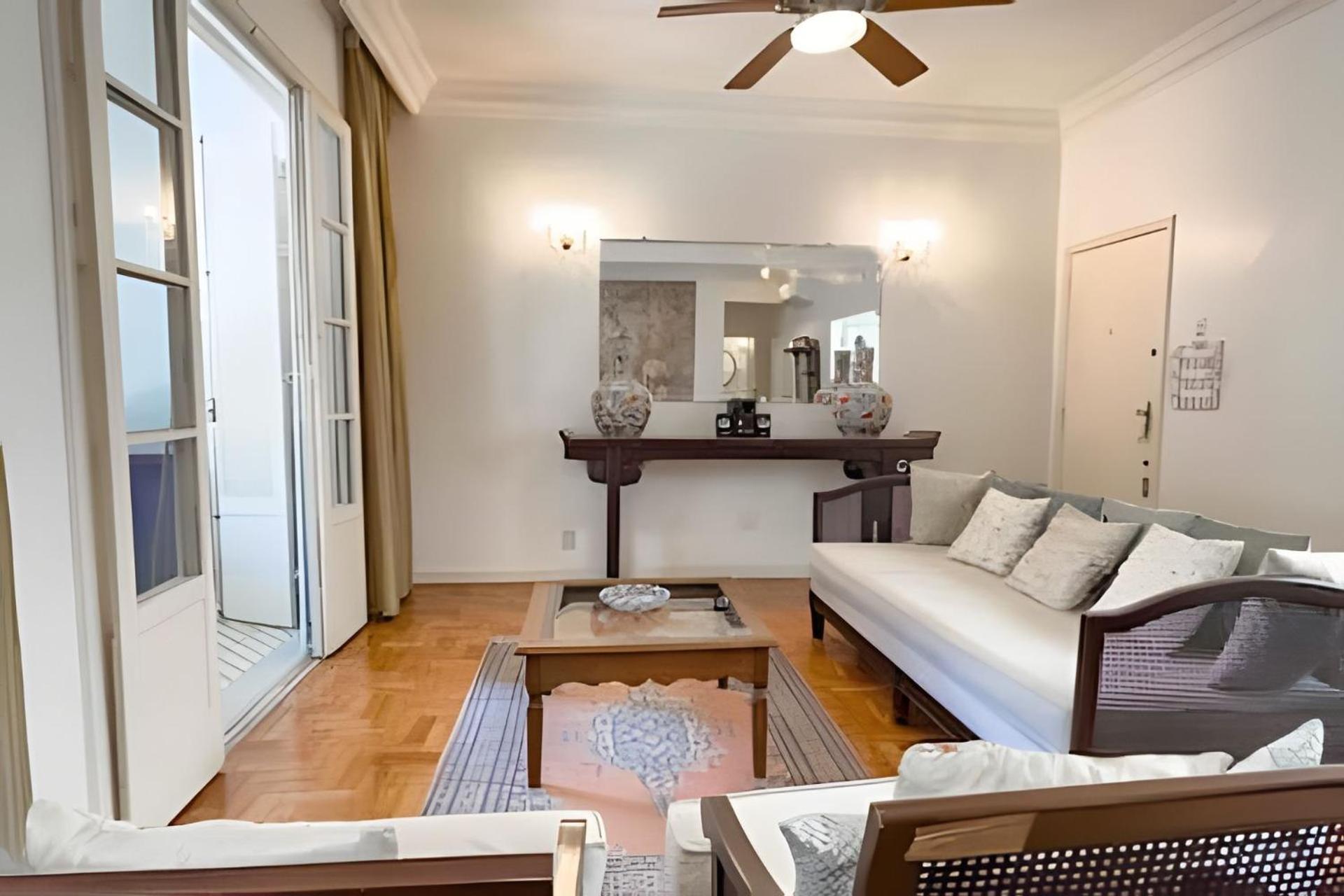 Predio Vinicius De Moraes Apartamento *