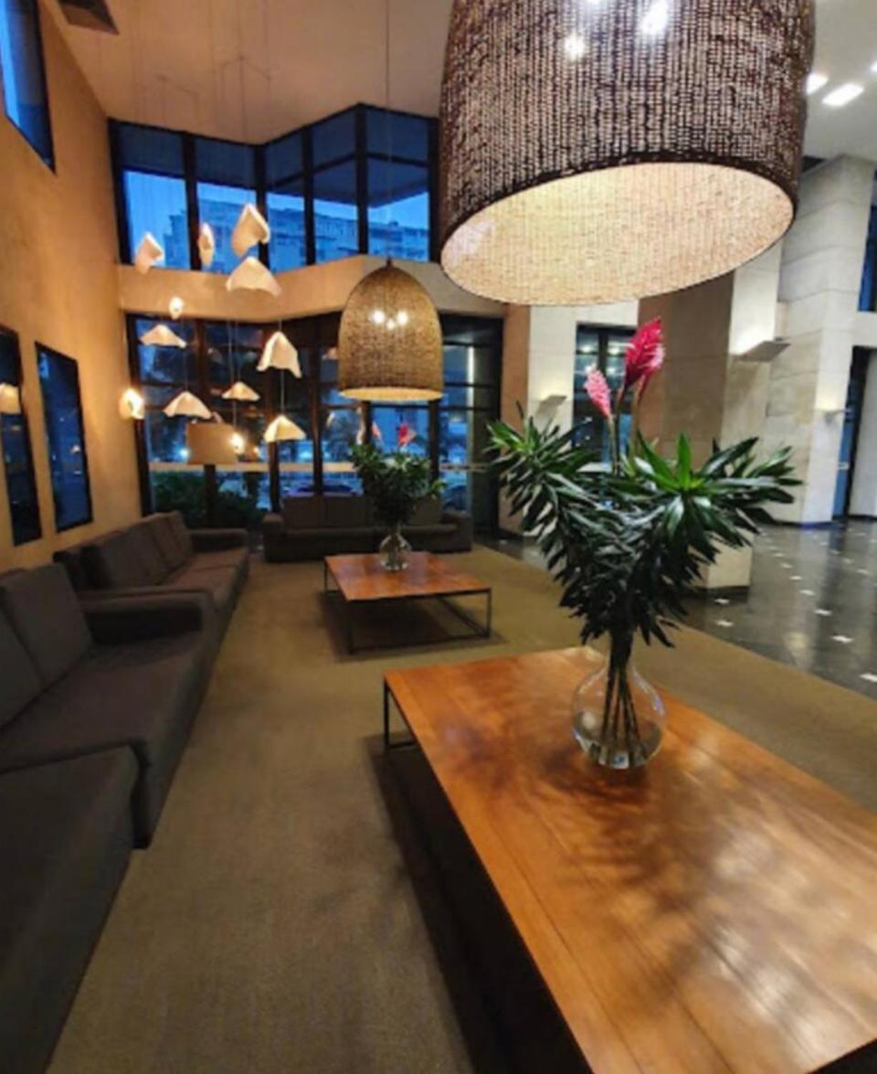 A 5min- Com Piscina, Portaria 24hrs, Internet 500mg, Shopping Rio Sul 2min A Pe! Apartamento Rio de Janeiro