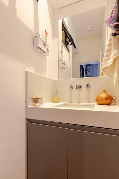 Apartamento Loft Encantador Moderno Com Varanda Em Copacabana Rio de Janeiro