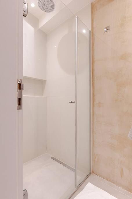 Loft Encantador Moderno Com Varanda Em Copacabana *