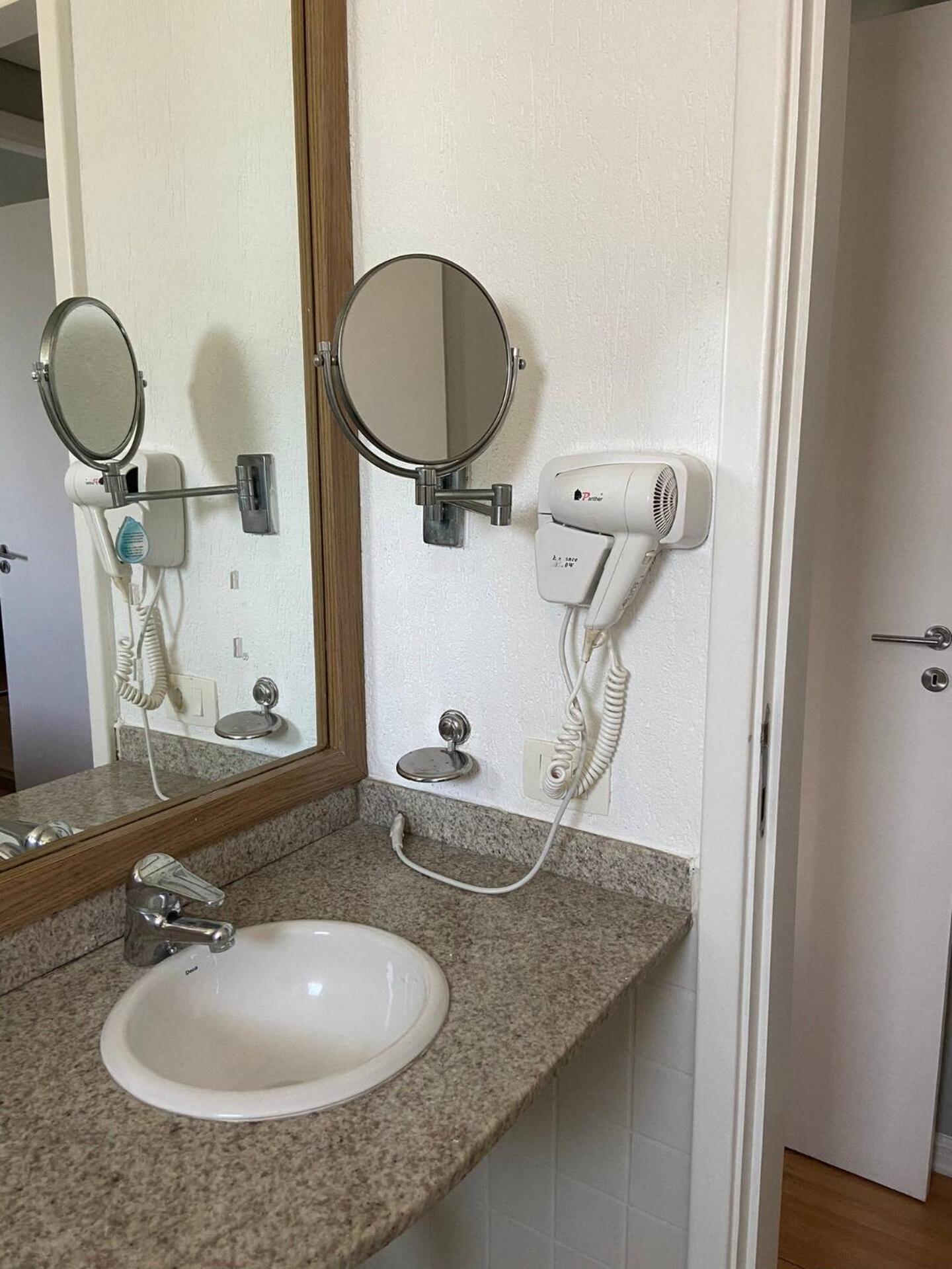 Apartamento Cobertura Com Hidro, Garagem, Academia E Portaria 24 - Arpoador Rio de Janeiro