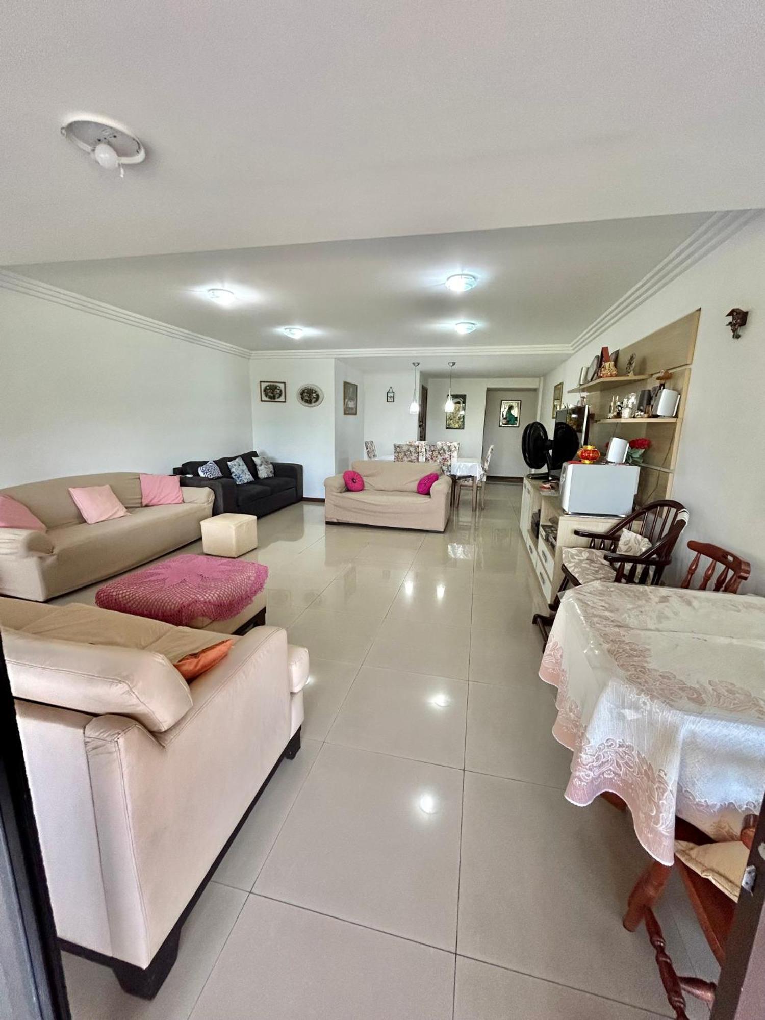 Apto Grande, 170m2-recreio *