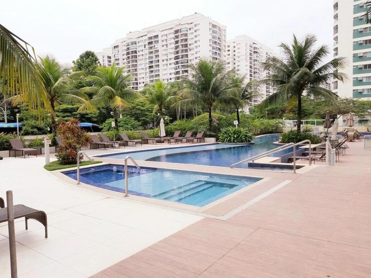 Flat Maravilhoso Inteiro Na Barra Da Tijuca Com Garagem *