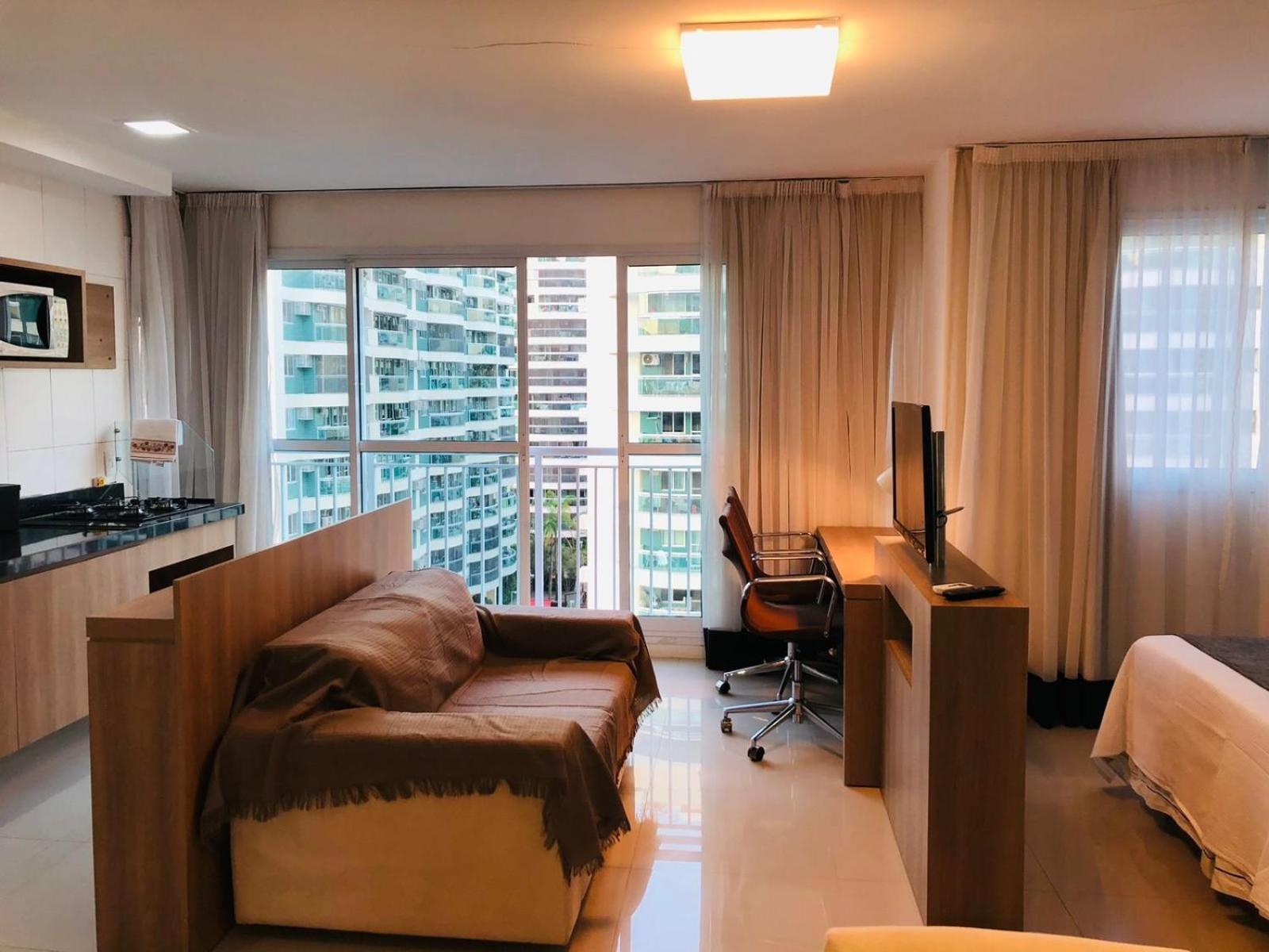 Flat Maravilhoso Inteiro Na Barra Da Tijuca Com Garagem