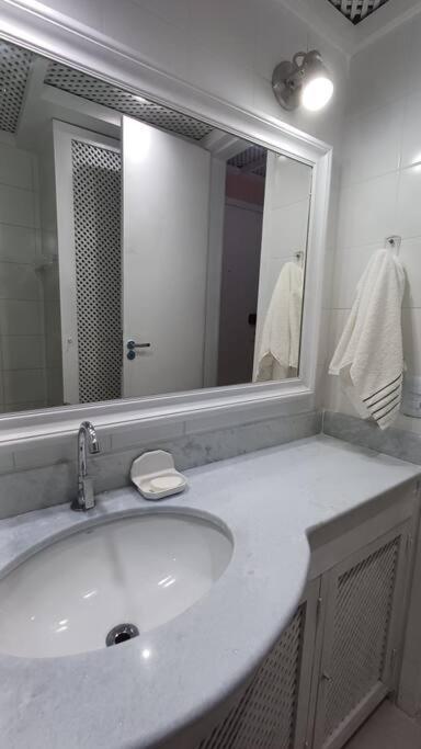 Apartamento Estiloso Reformado Em Copacabana *