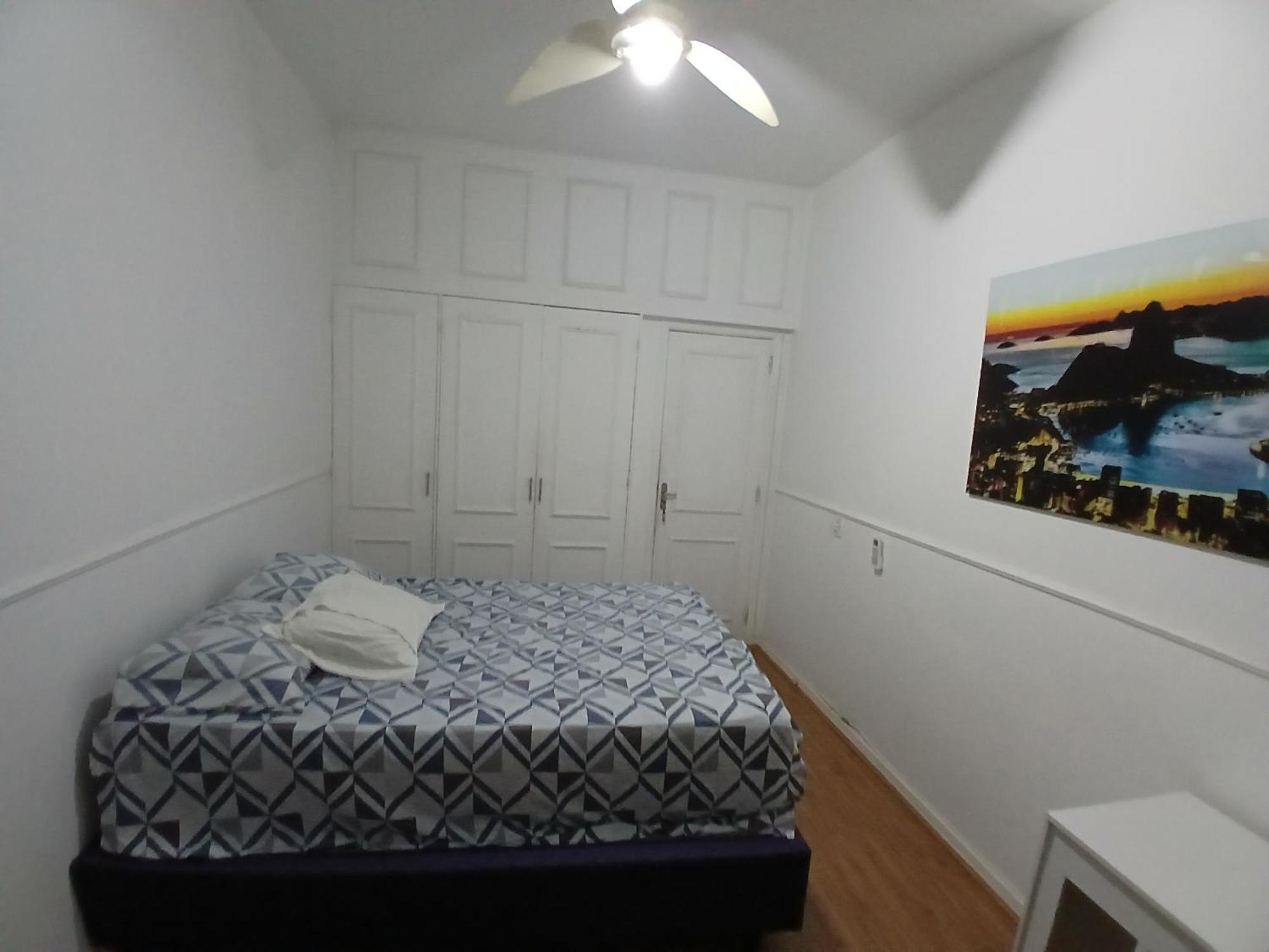 Em Copacabana, Homestay