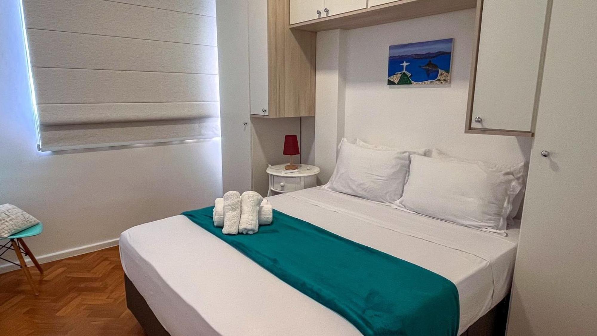 Hr.113 - Recentemente Reformado Com 2 Alugar No Posto 10 De Ipanema Apartamento *