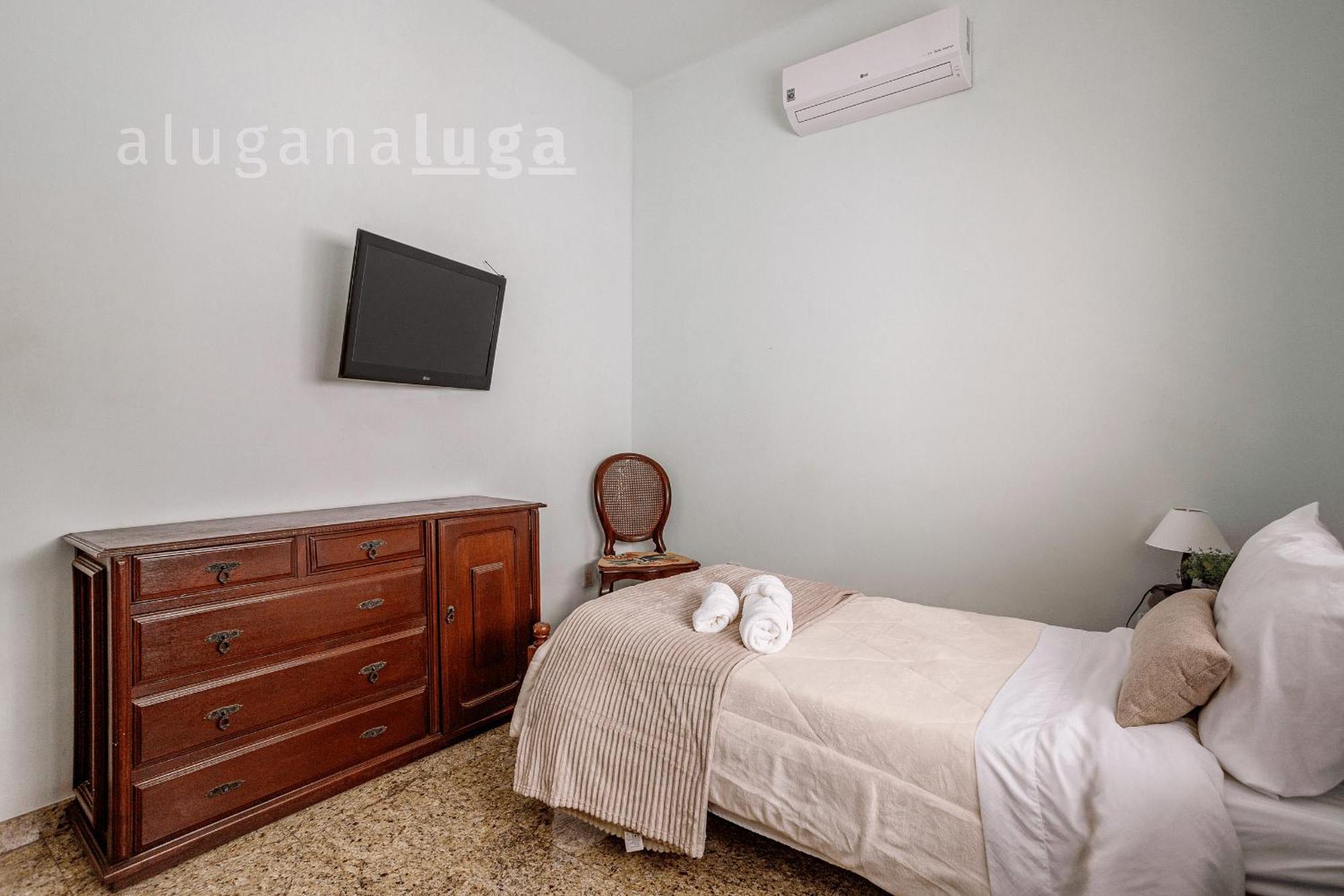 Apartment Vintage Charm: 3 Dorm. Flamengo Rj 3 Min Metro Rio de Janeiro