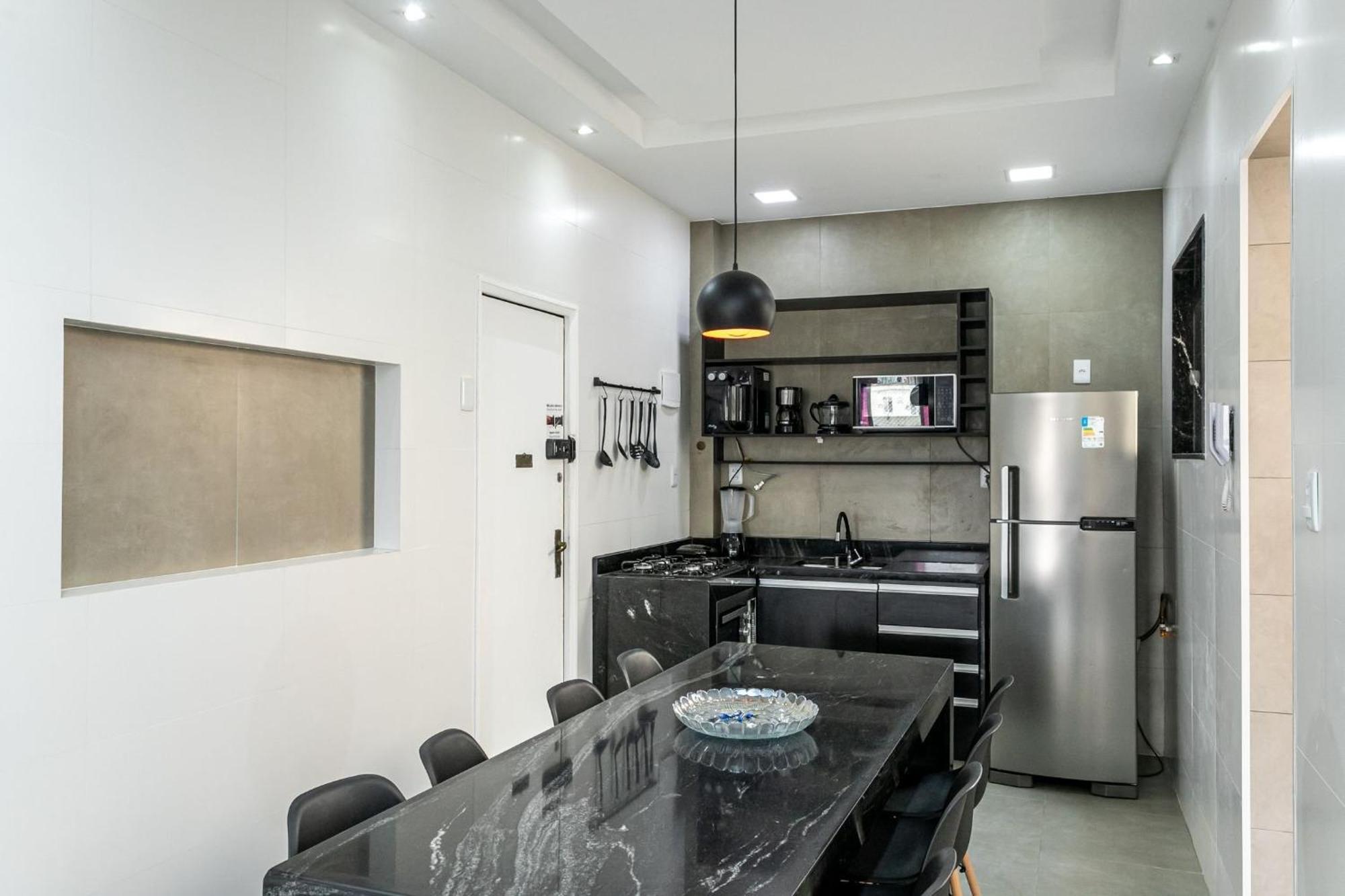 2qtos A 240m Da De Copacabana | Rp 186/1002 Apartment