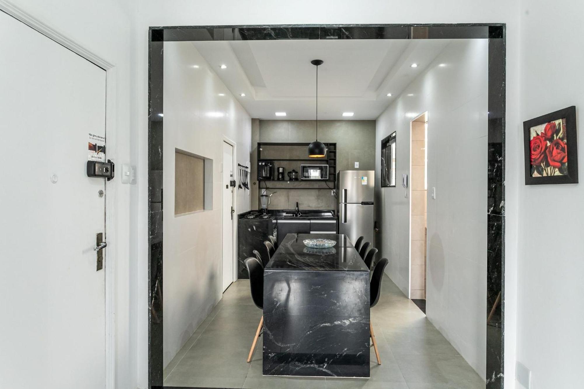 2qtos A 240m Da De Copacabana | Rp 186/1002 Apartment