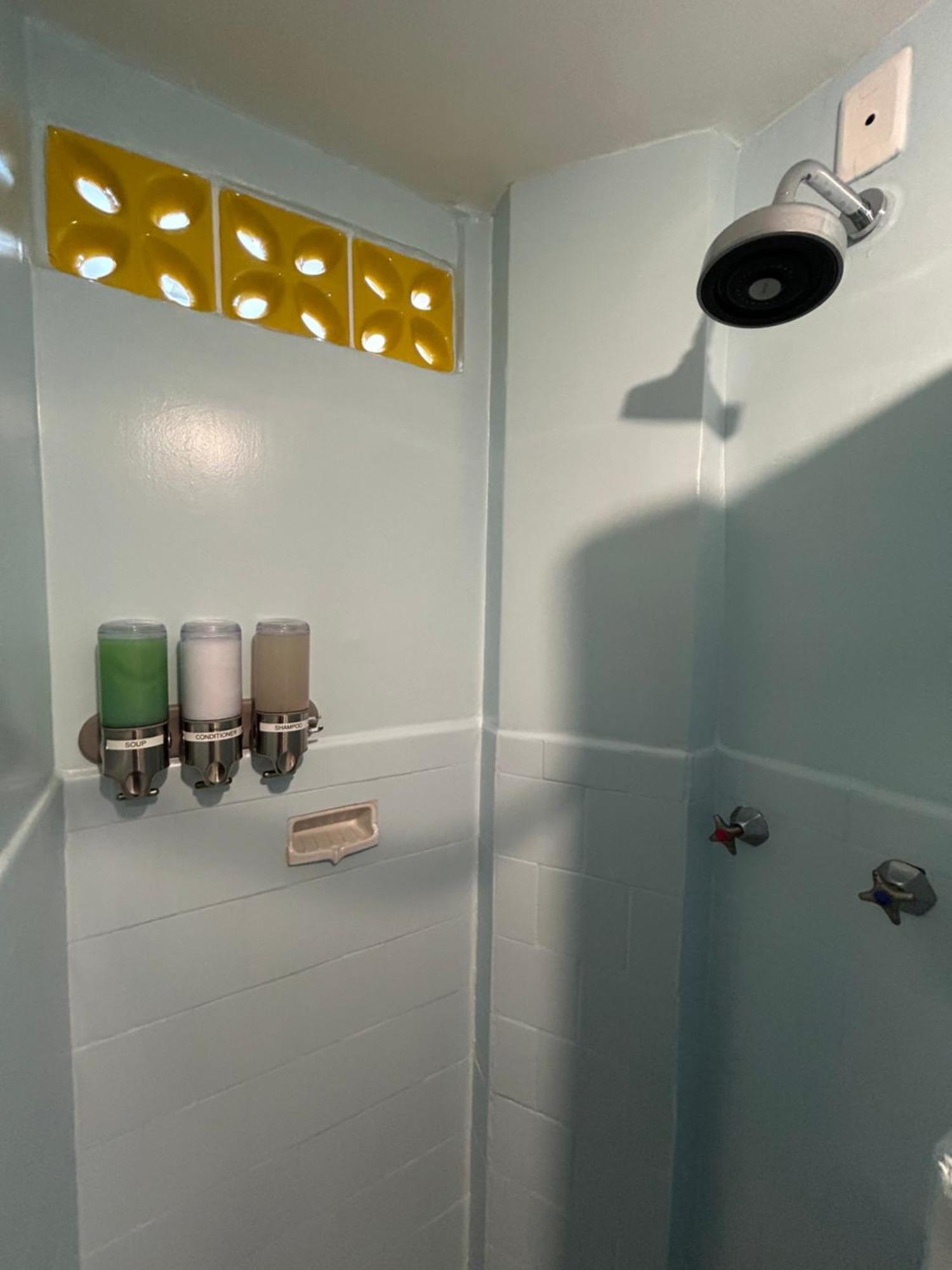 Apartment Pe Na Areia Na Quadra Copacabana Localizacao Rio Wifi 100mb Rio de Janeiro